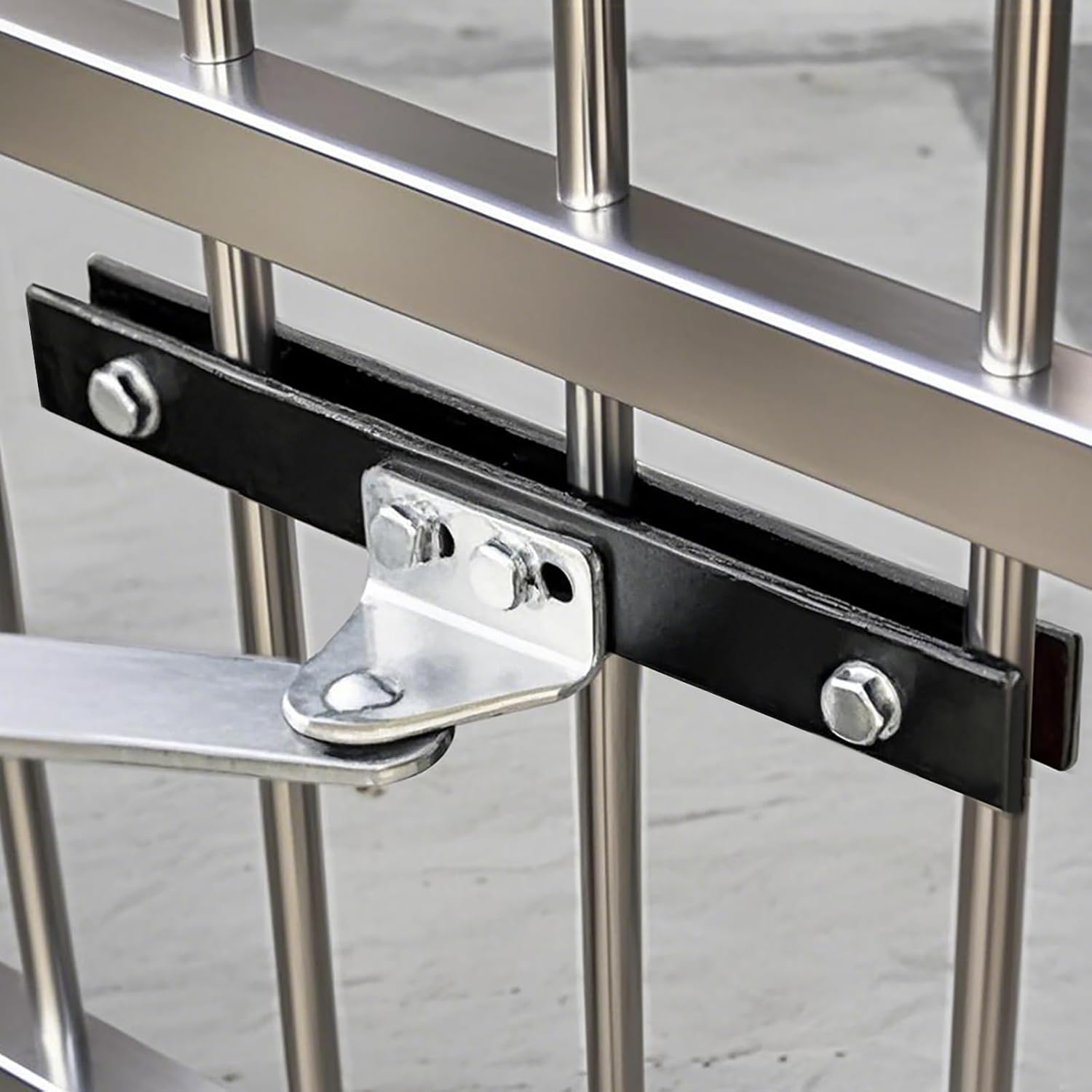 2 Sets Universal Gate Attaching Brackets for Swing Gate Openers, Driveway Gate, Chain-Link Fences