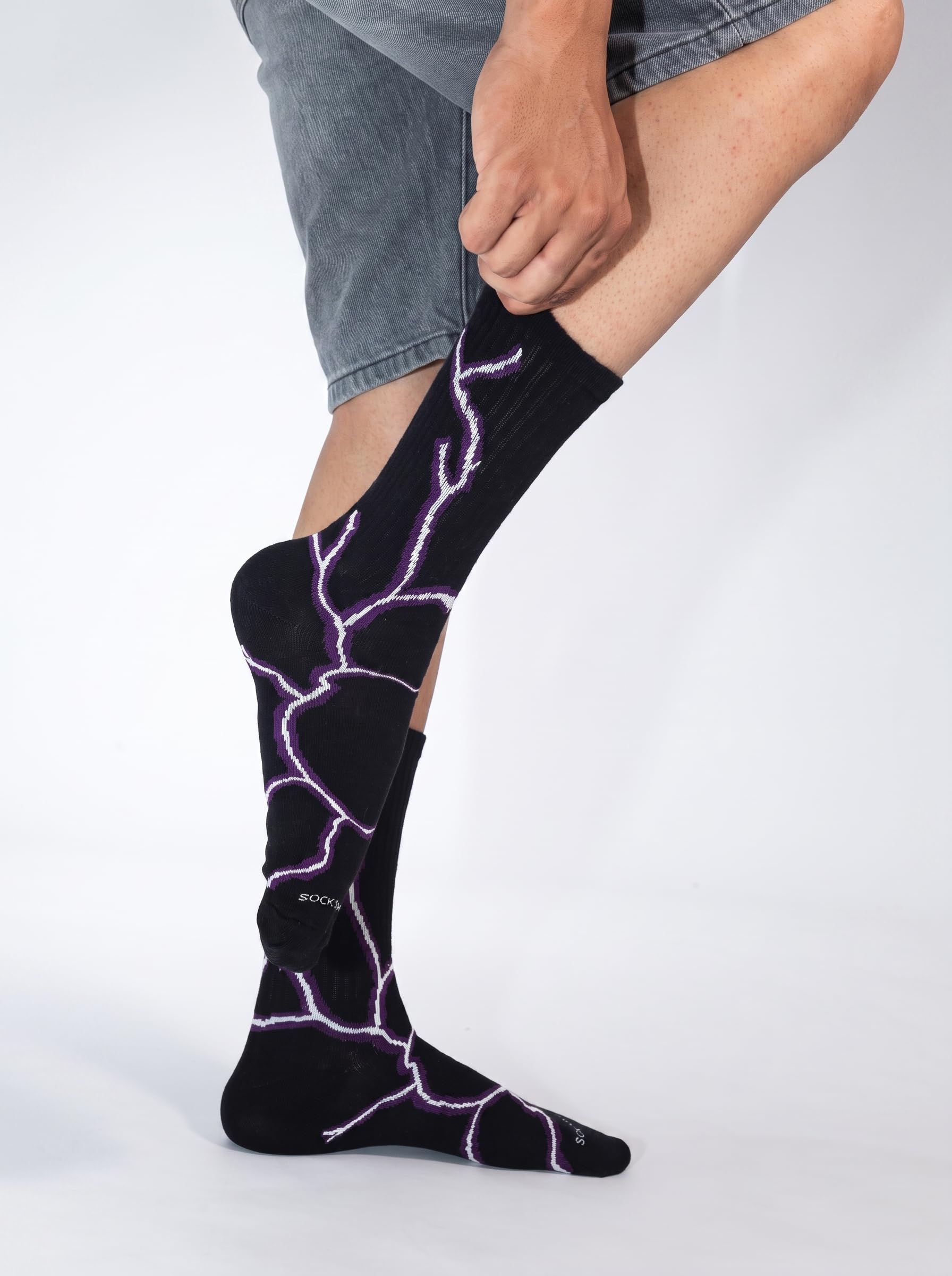 Sockscarving Feel The Comfort Pure Combed Cotton 4 Pair Crew Socks, Black and White, For Men and Women - Stretchable Free Size Anti Odur Sweat Free Anti Slip 2