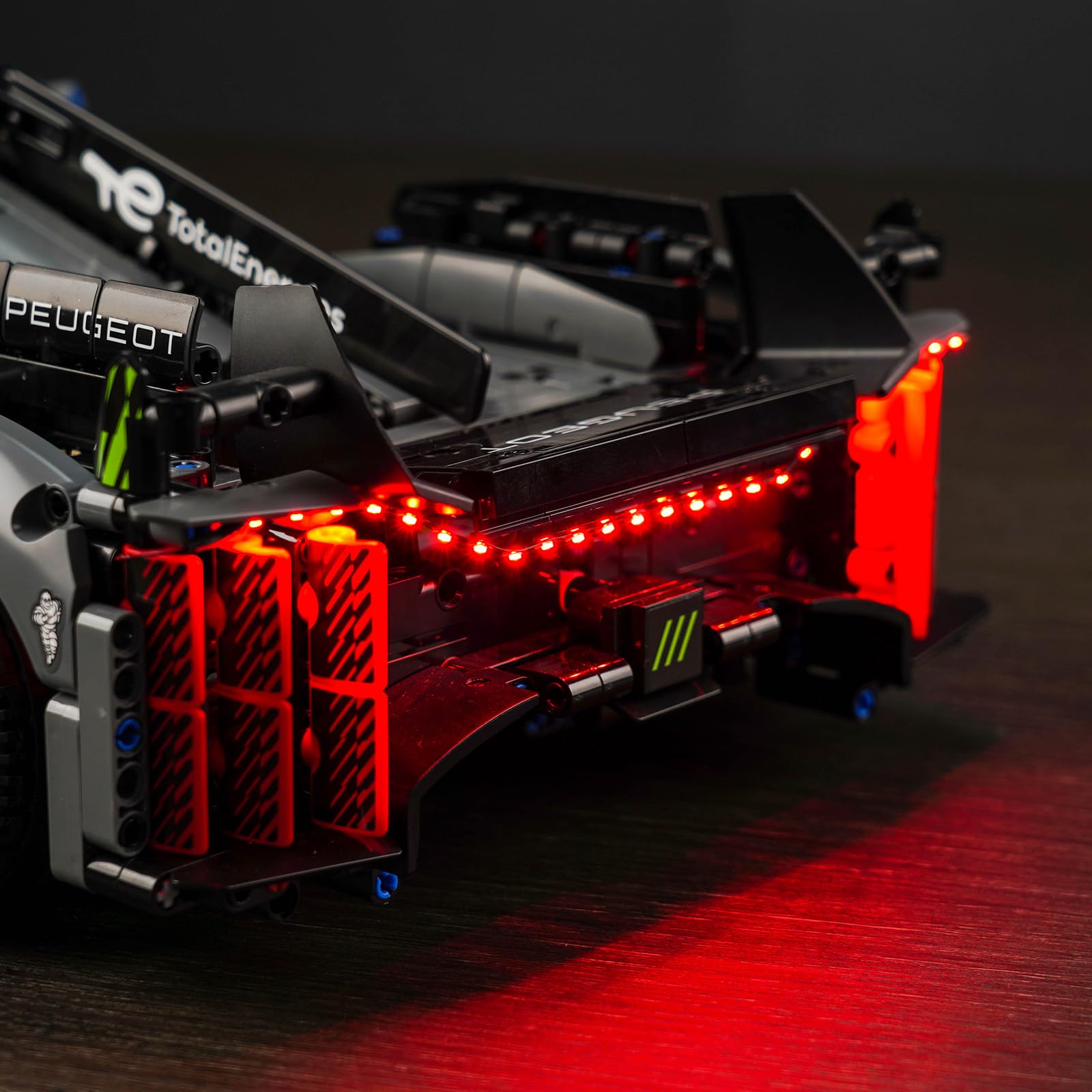 Kit d'éclairage LED pour Lego 42156 Technic Peugeot 9X8 24H Le Mans Hybrid Hypercar (Pas Un modèle Lego) Version de Mise à Jour Kit d'éclairage de décoration pour Lego Le Mans Hybrid Hypercar