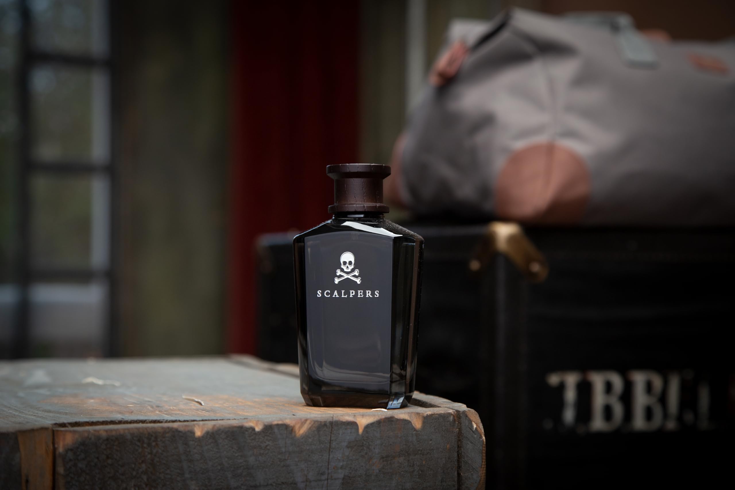 Scalpers The Club, woda perfumowana dla mężczyzn, aromatyczny zapach drzewny, 75 ml z rozpylaczem