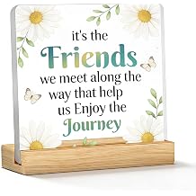 Friendship Quote Acrylic Desk Plaque "It's The Friends We Meet Along The Way" Desk Decorative Sign with Wooden Stand Office Daisy Butterfly Inspirational Tabletop Ornament, Friendship Gift(Beige/Green)
