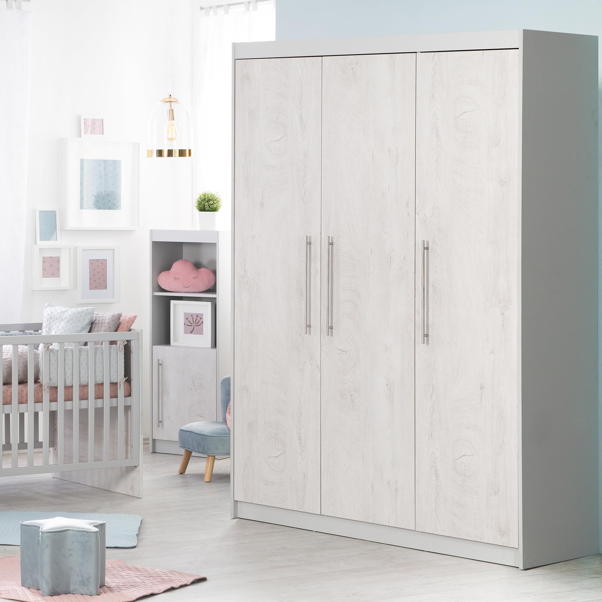 roba Armoire Enfant en Bois "Maren 2" 3 Portes - Garde-Robe avec Penderie et 6 Étagères - Gris Clair / Chêne Blanchi