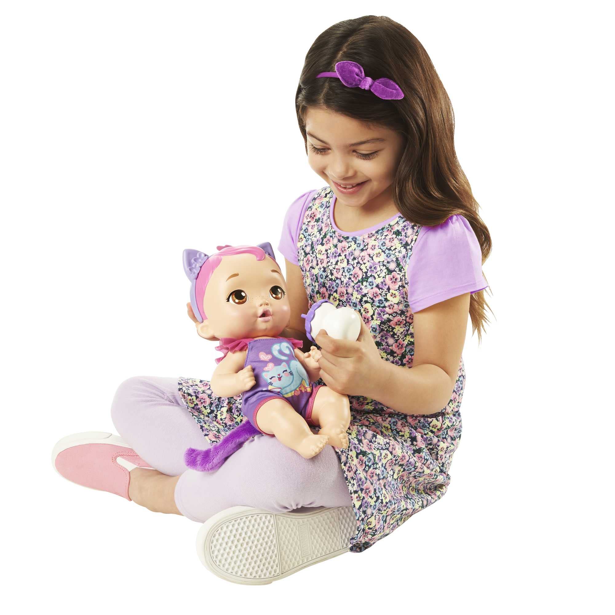My Garden Baby Gattina Pappa e Nanna - Bambola interattiva viola da 30,5 cm, con oltre 20 suoni e 5 accessori, Giocattolo e regalo per Bambini 3+ Anni, HHP28