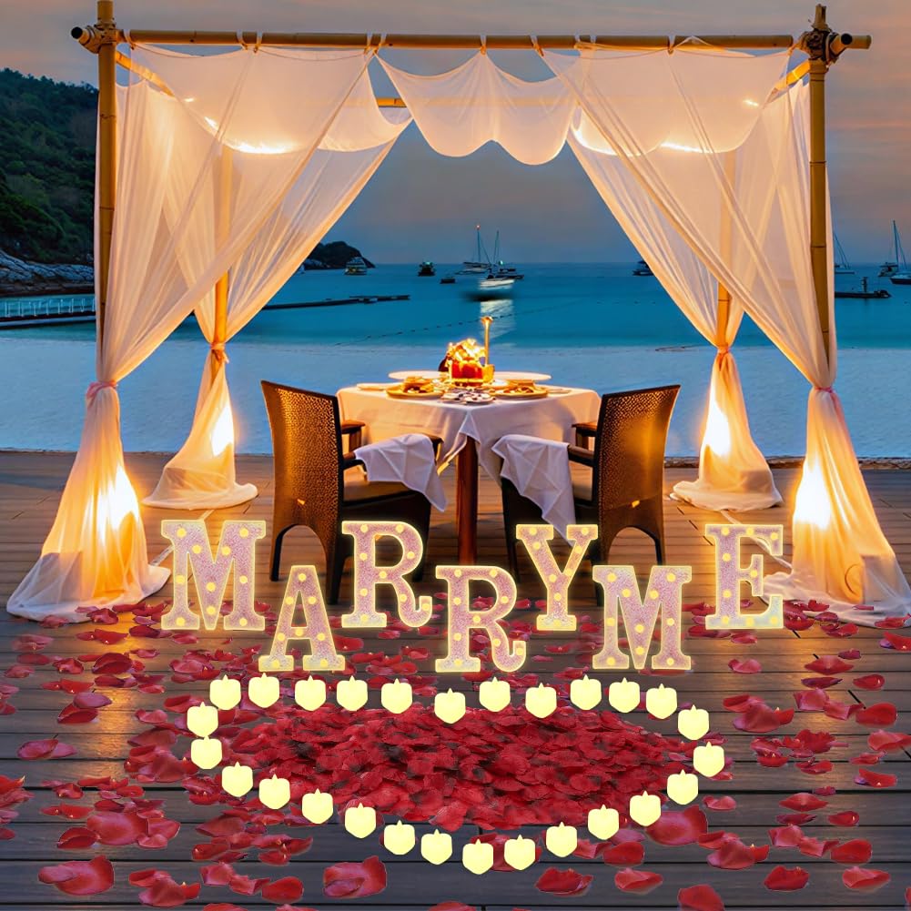 Rosa MARRY ME Leuchtbuchstaben als Dekoration für Heiratsanträge, 3D Buchstabe Licht Vorschlag Dekoration mit 24 flammenlosen Herzkerzen, 2000 Rosenblättern für Heiratsanträge (M)