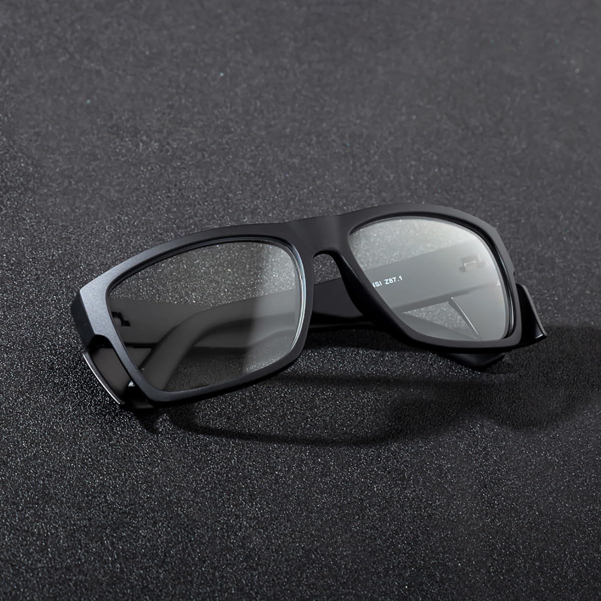 Gafas de sol de seguridad para hombre, color negro mate, lentes de sol de seguridad polarizadas, cumplen con las normas ANSI Z87+, protección UV, Fotocromático (sin polarizar)