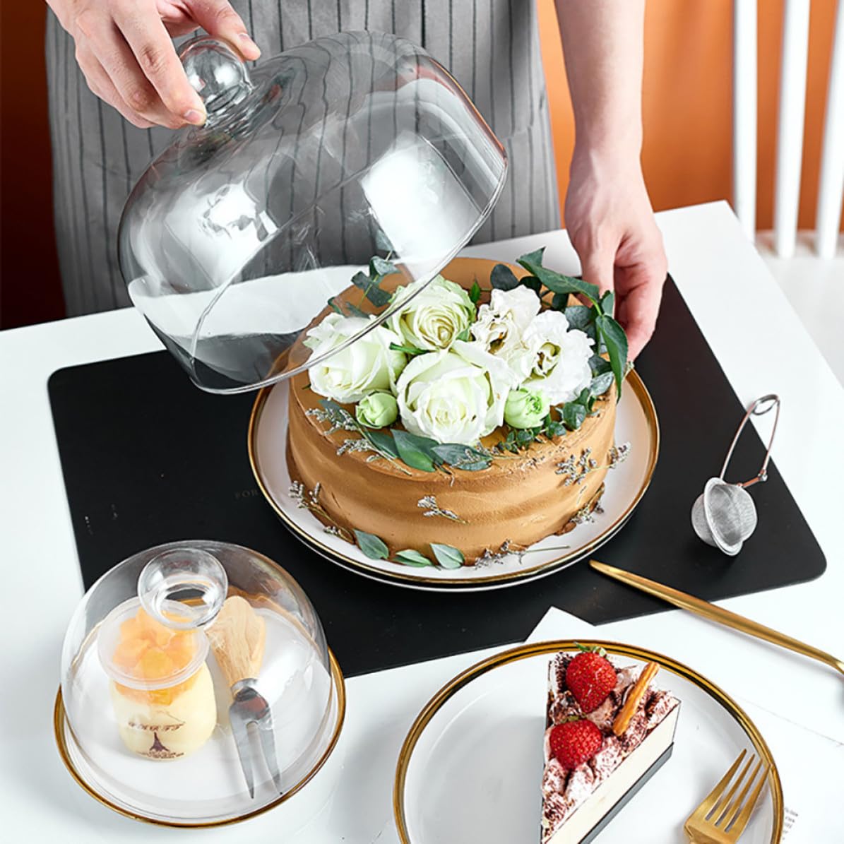 iplusmile Cúpula de Pastel Transparente con Bandeja de Cerámica para Exhibir y Proteger Postres y Tartas en Comidas Festivas y Recepciones