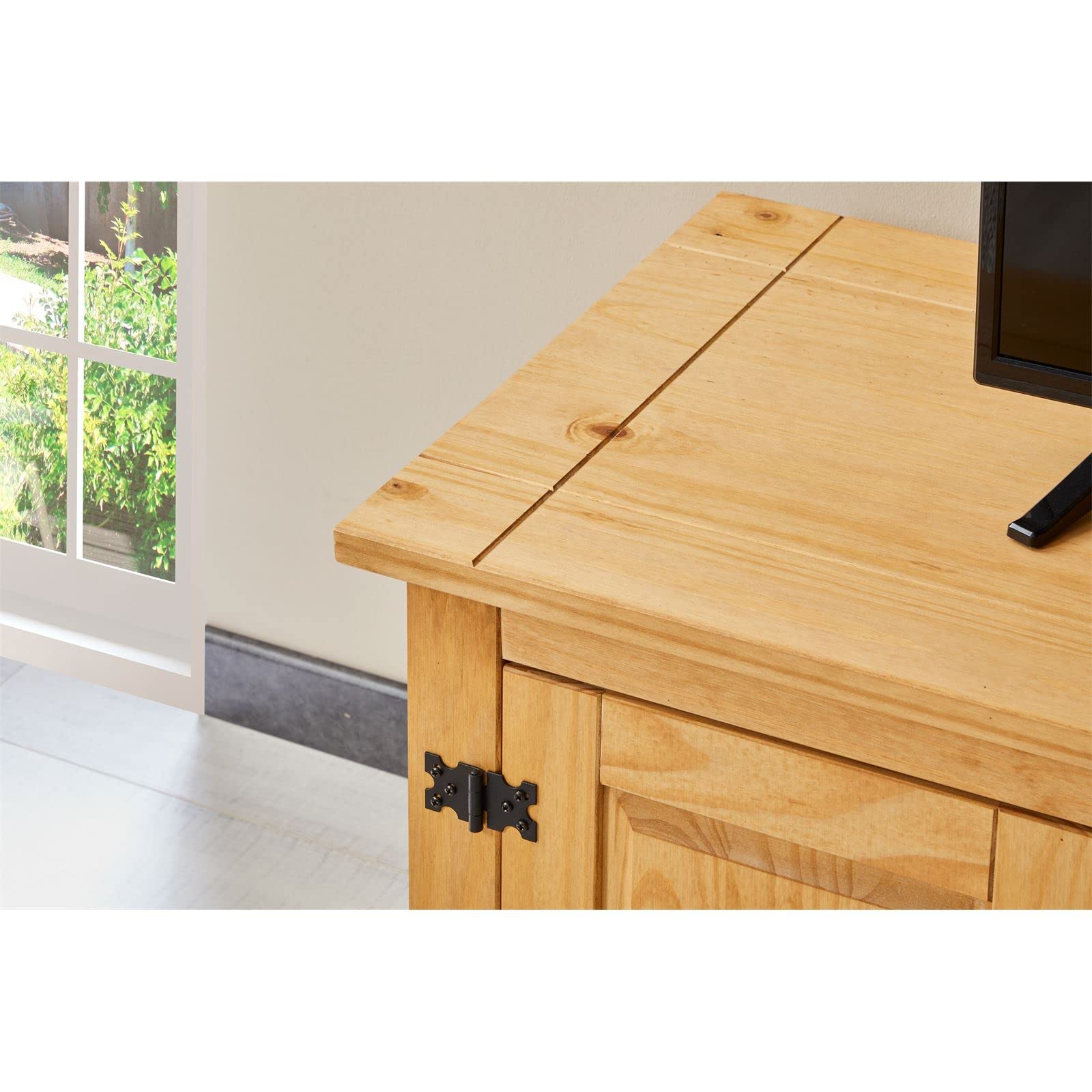 IDIMEX Lowboard Tequila 140 cm, Braun - TV Schrank aus Kiefer Massivholz, Fernsehtisch im Mexiko Stil, 2 Türen, Schublade und offenes Fach, Rustikaler Landhausstil