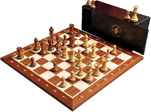 Conjunto de ajedrez de The Library Grandmaster caja y combinación de tabla