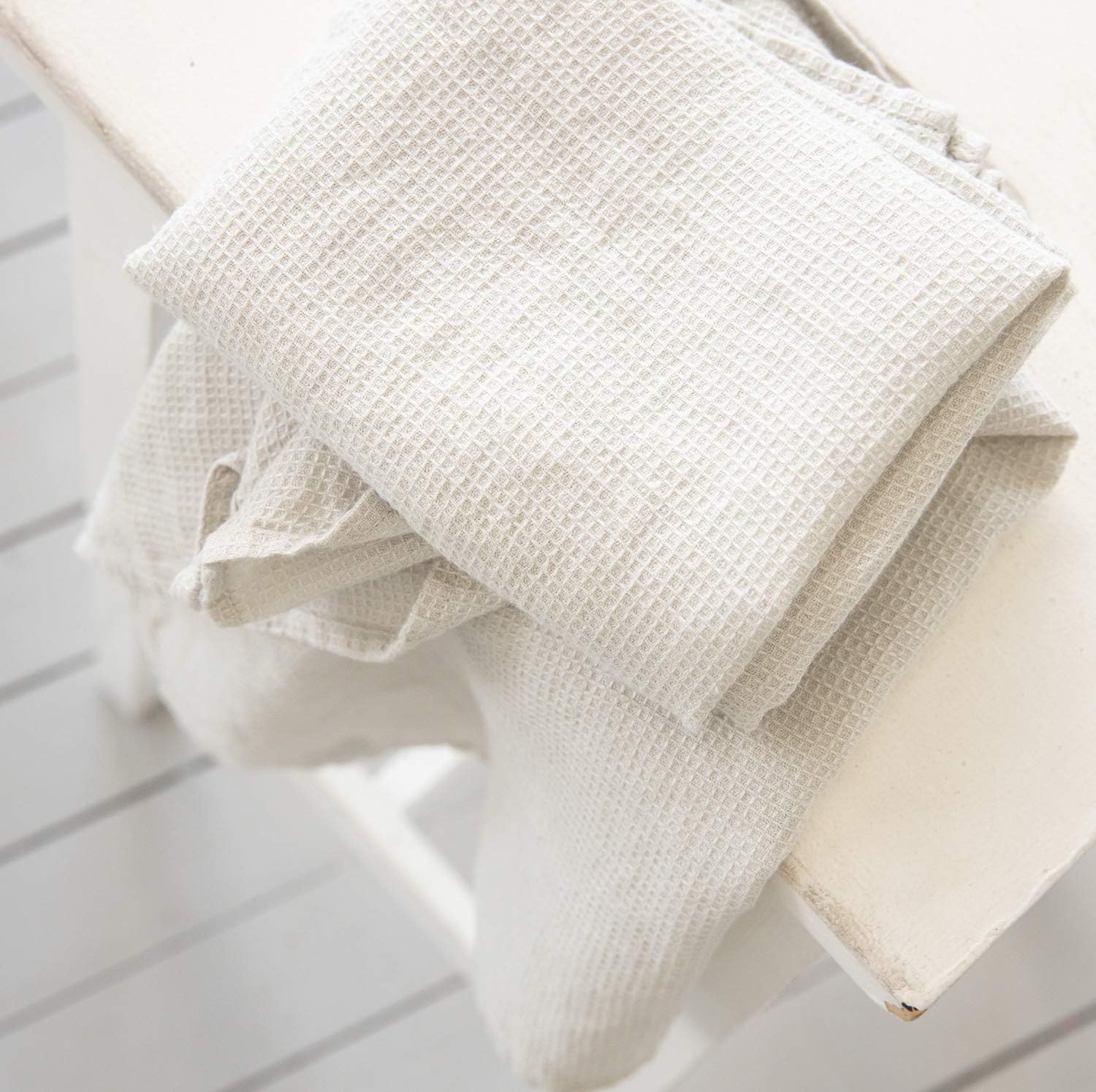 LinenMe Washed Waffle Linen Hand Towels, 20 in x 28 in, Silver