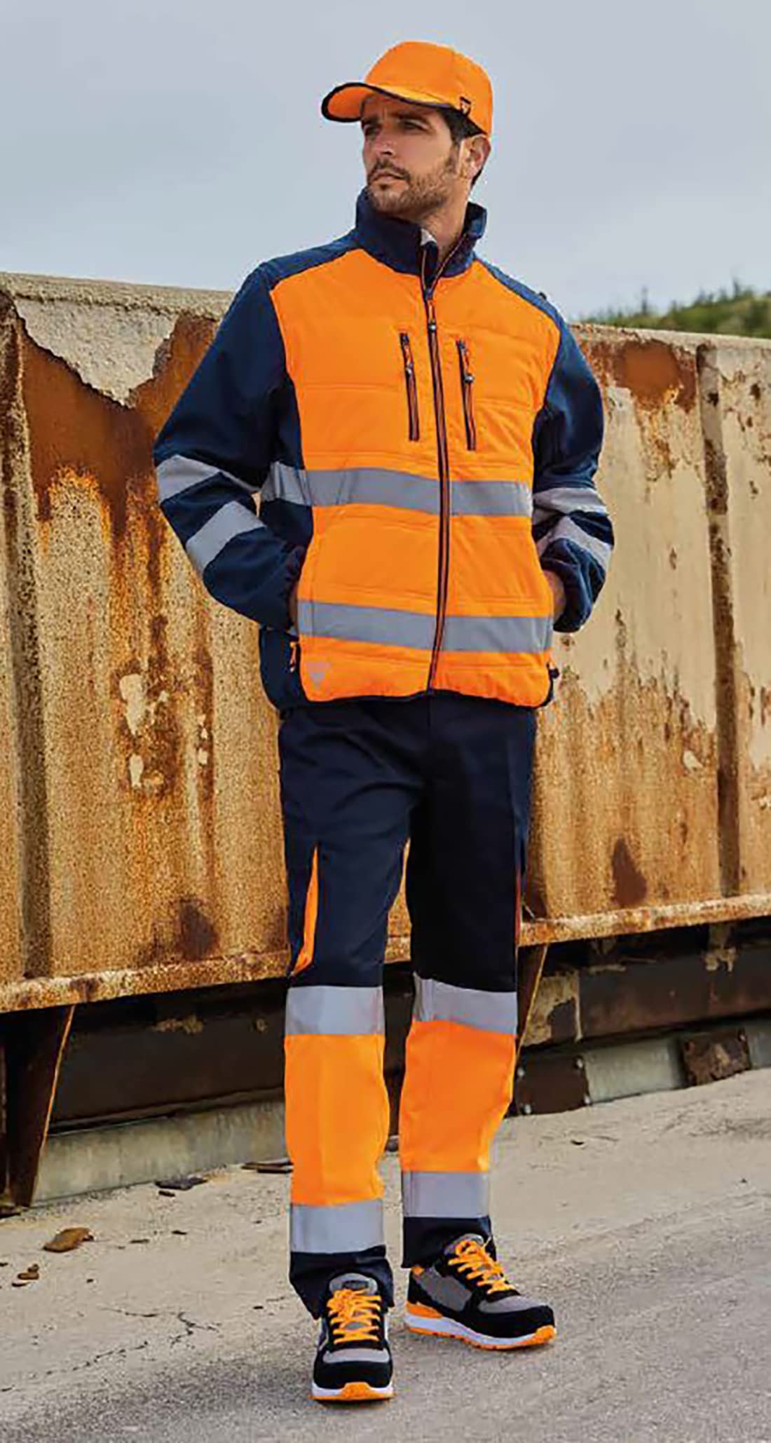 WORKTEAM Pantalón de Trabajo Slim Fit de Alta Visibilidad con Cintas Reflectantes, Multibolsillos y Tejido Elástico. EN ISO 20471. Clase 1. Unisex