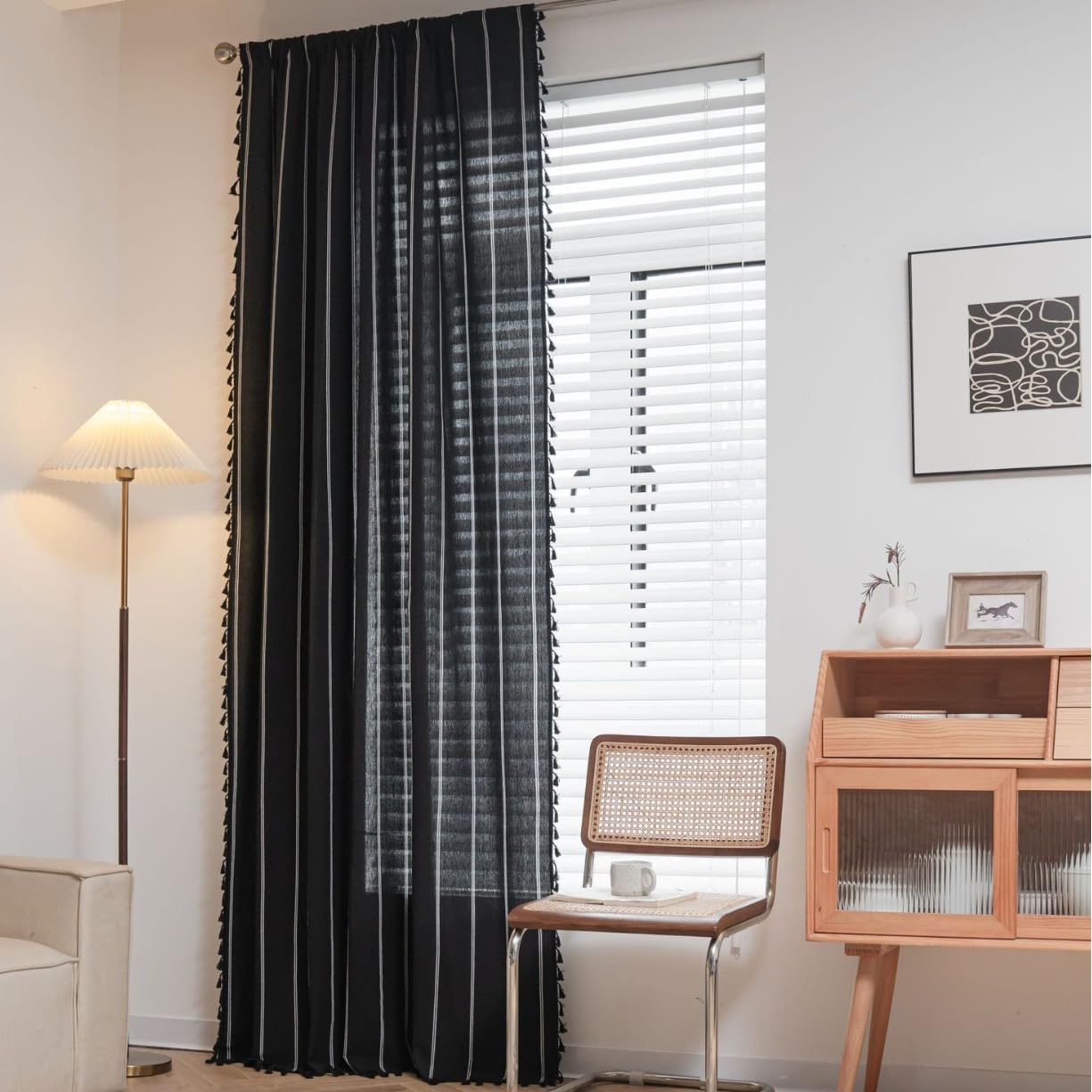 Rideau semi-occultant en coton lin pour créer une ambiance cosy dans une chambre