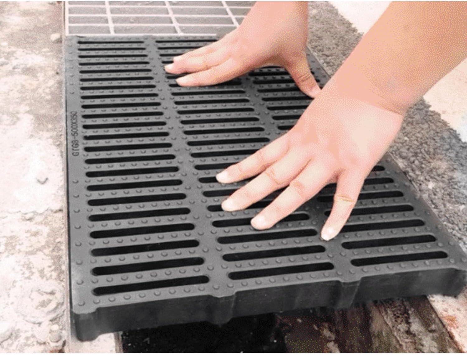 Grille de drainage de haute qualité 50x25x3 cm pour caniveau