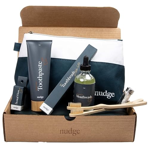 Nudge - Caja de cuidado bucal, paquete completo de cuidado de dientes y encías, pasta de dientes natural sin fluorescente, 2 cepillos de dientes de