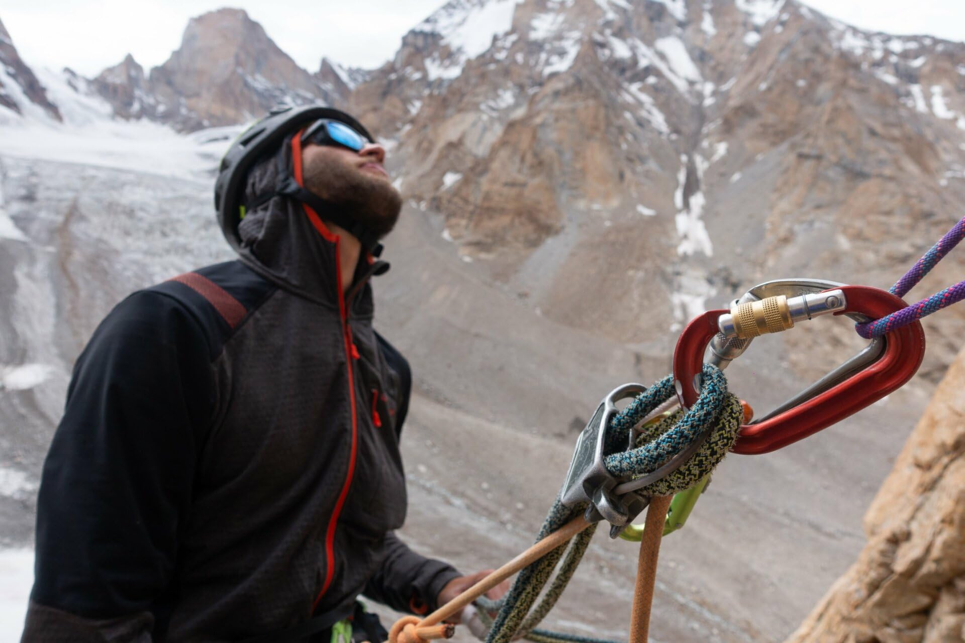 STUBAI Klettersteigset Abseilachter Sicherungsgerät alpiner Bergsport