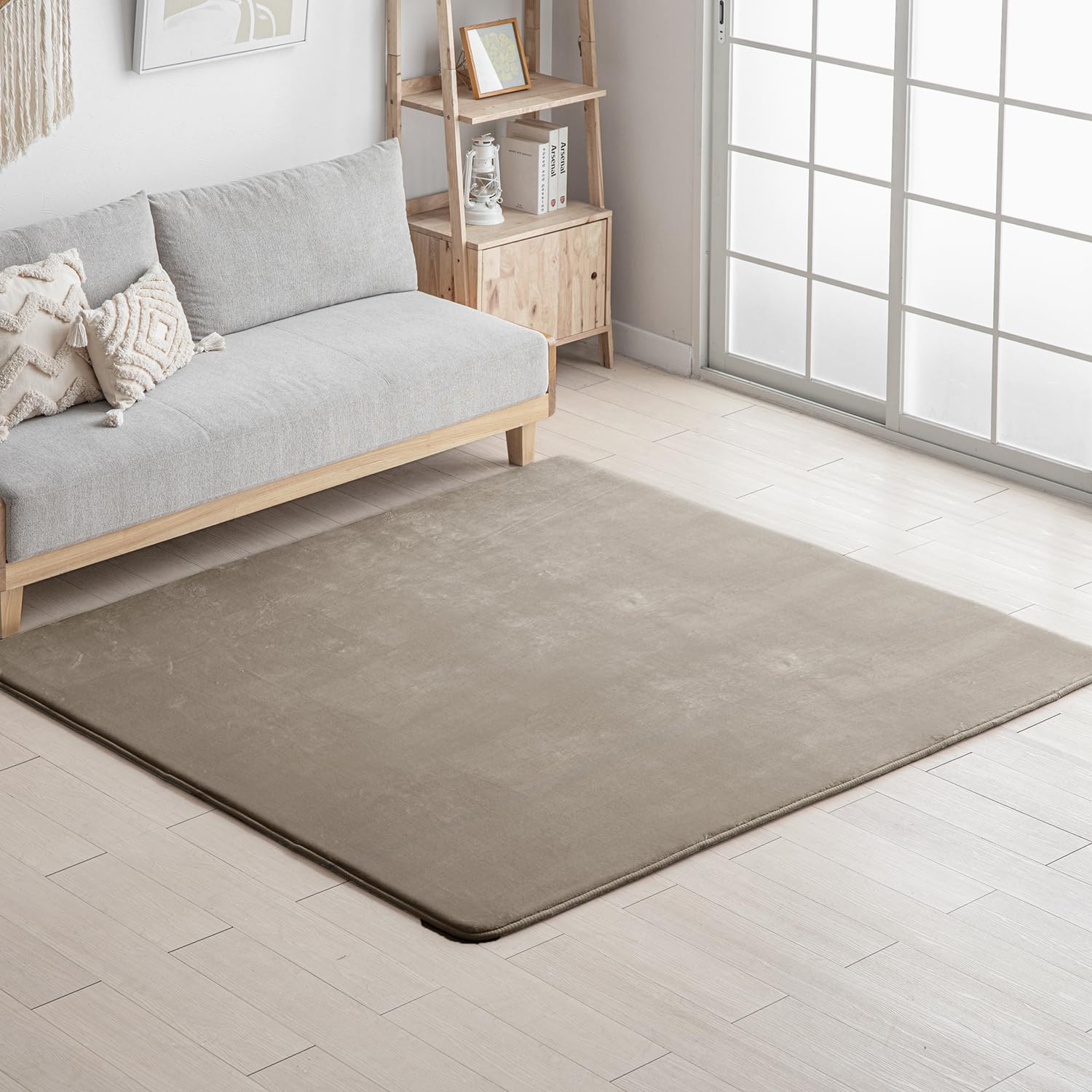 Amazon | モダンデコ 高反発ラグ 正方形 厚手 フランネル生地 (185