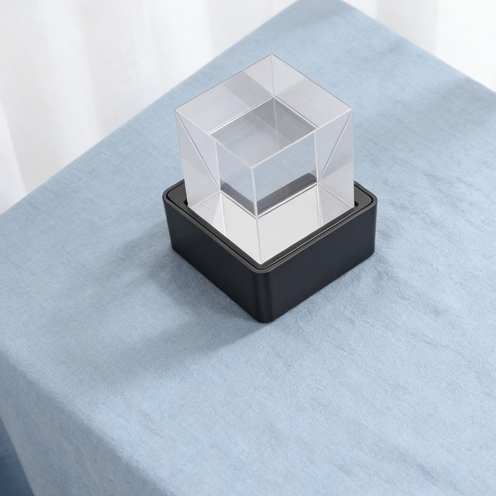 Intelligente Wetterstation, Mini-Hologramm-Würfel-Digitaluhr mit Temperatur- und Luftfeuchtigkeitsüberwachung, Echtzeit-Wetteraktualisierungen für das Desktop-Heimbüro (Black)