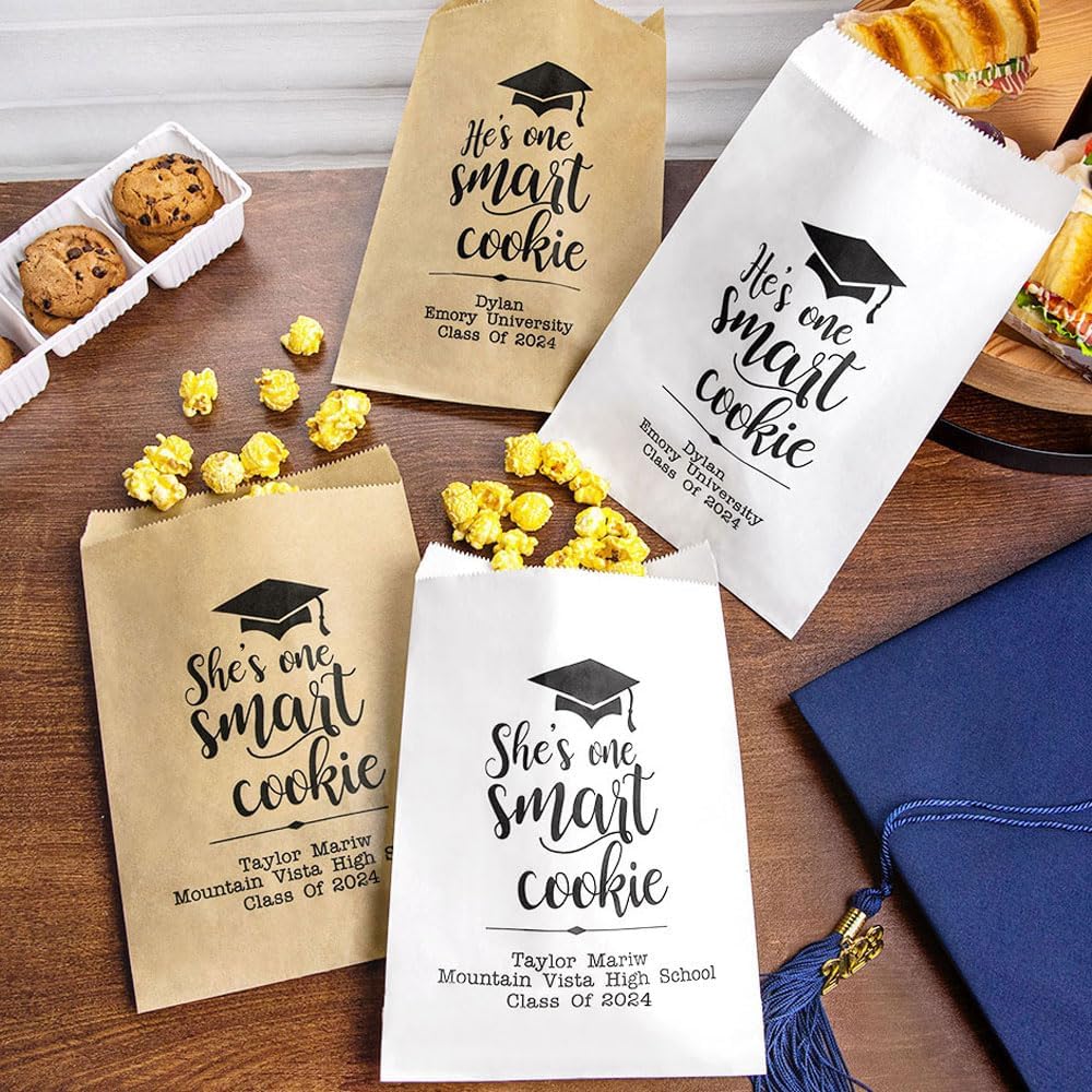 20 Pcs Personalized Graduation Party Cookie Bags Treat Bags Custom Year Class of 2024 College Graduation Favor Bag Graduation Decor Party Favor Grad Candy Bag Donut Bags Graduation Cookies Bag
