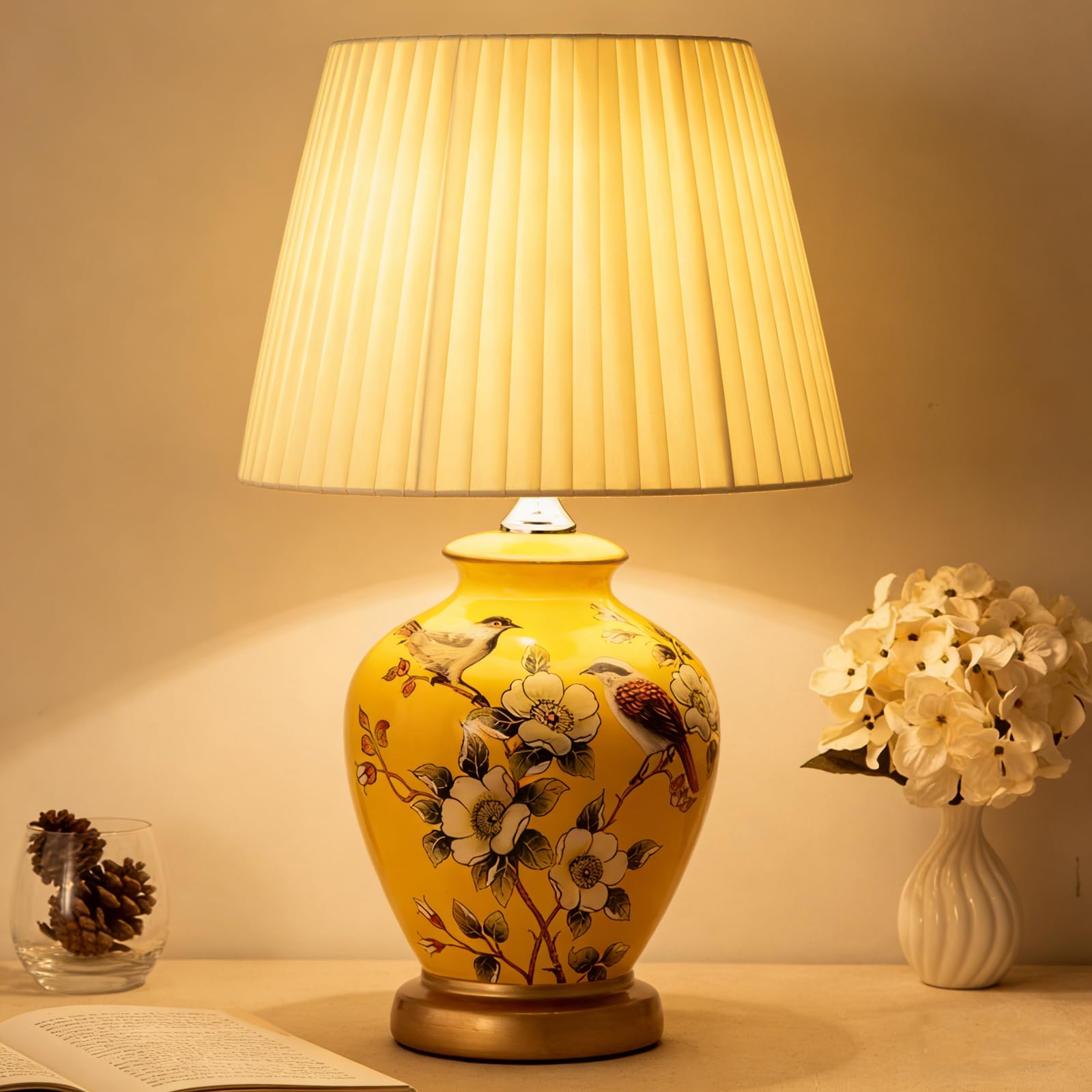YUDIZWS Ceramic Vintage Table Lamp, Traditional Oriental Bedside Lamp with Fabric Lampshade, E27 Warm Light Nightstand Lamp for Bedroom Living Room Home Decor,E