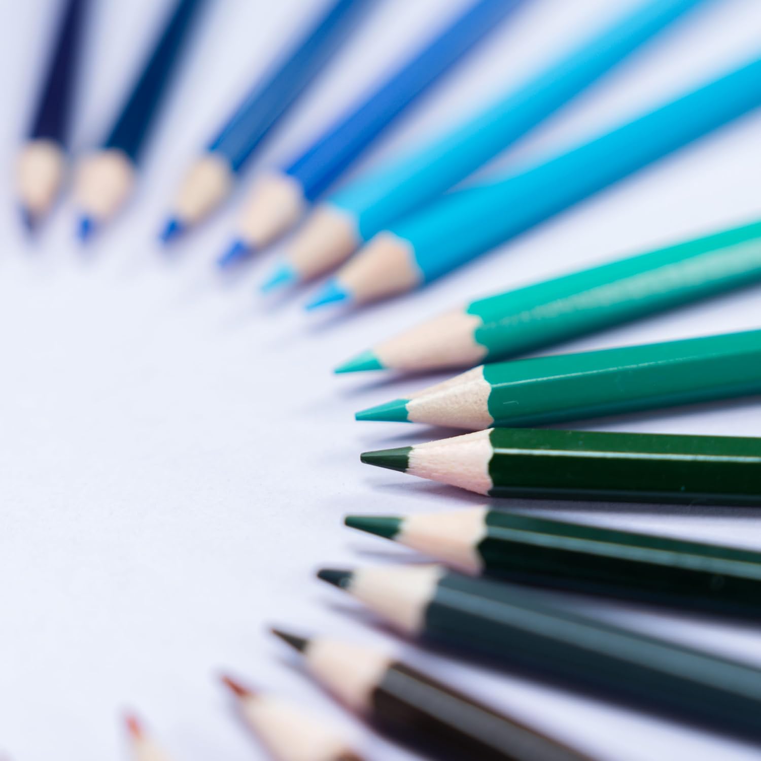 Coloured Pencils Oil Base Professional Grade Vibrant Colour Lead Pre-Sharpened With Sharpener color pencil colored pens