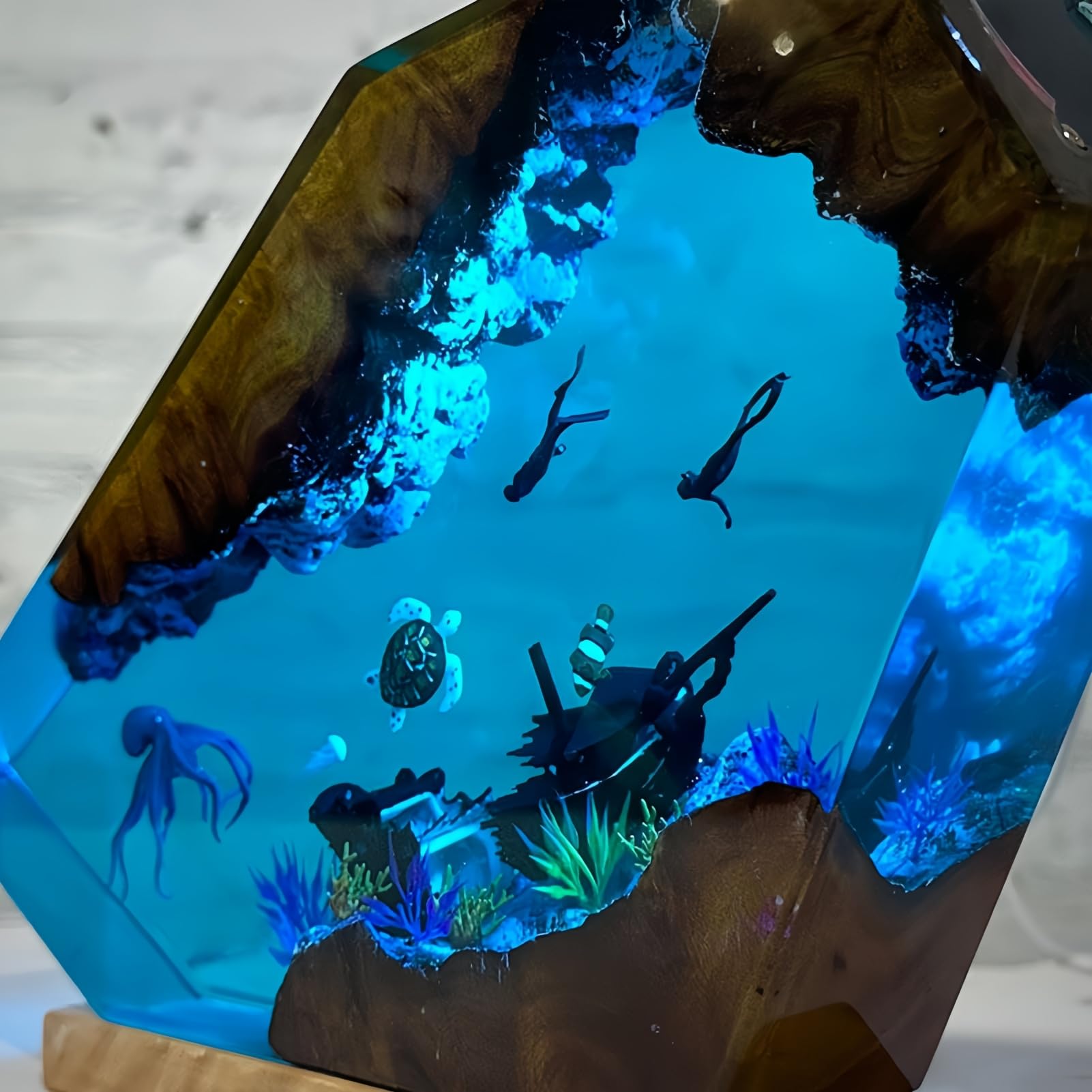 Drawelry Lámpara de Noche Oceánica en Resina Epoxi, Escultura 3D de Animales Marinos Orca Tortuga Ballena con Base de Madera, Luz LED Ambiental para Decoración del Hogar, Regalo Creativo Único (A8)