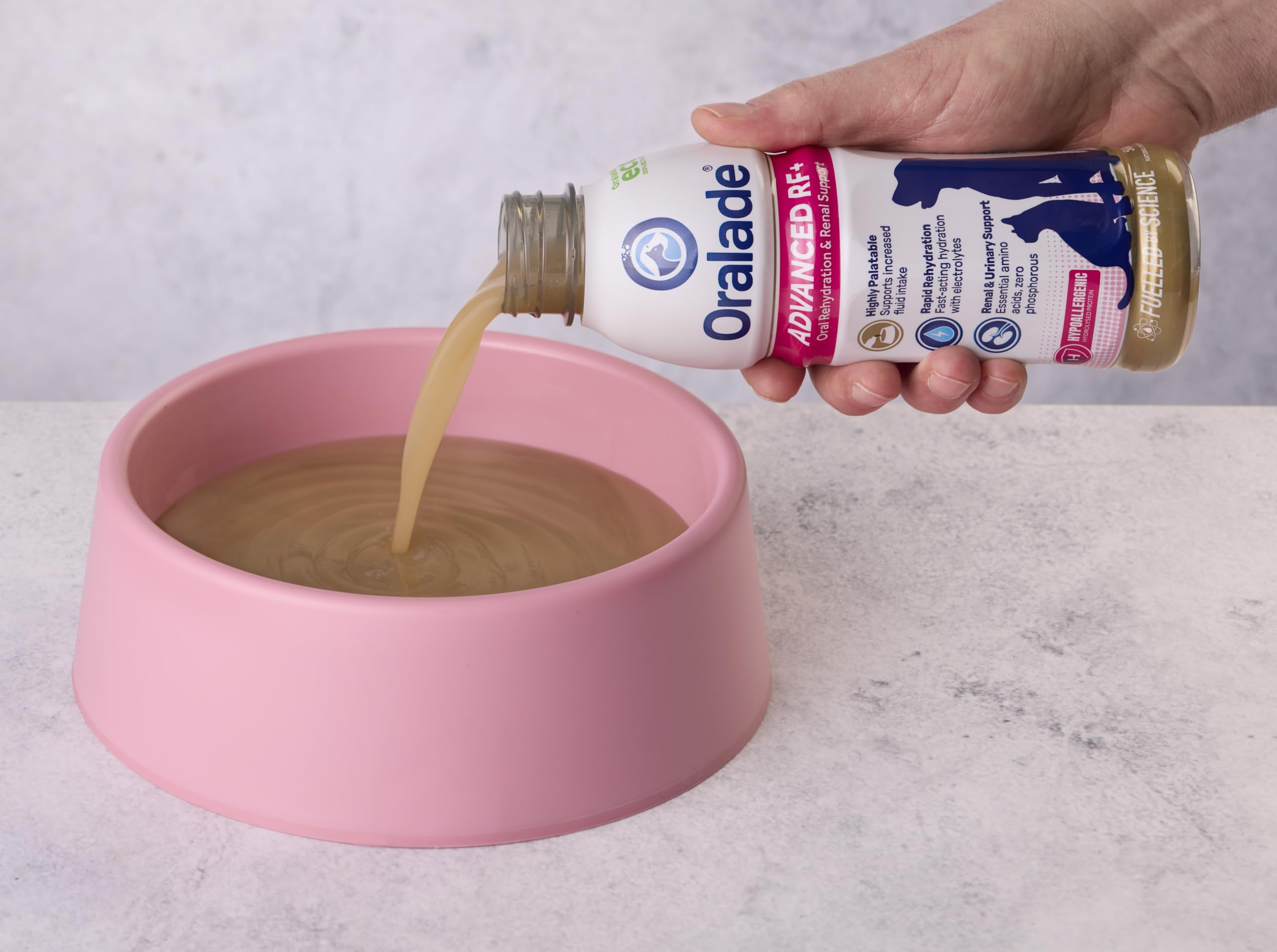 Oralade RF Support Cat | Paquete Doble | 2 x 330 ml | Alimento complementario para Gatos | para Apoyo en Enfermedades renales | Contiene Importantes electrolitos, fluidos y aminoácidos