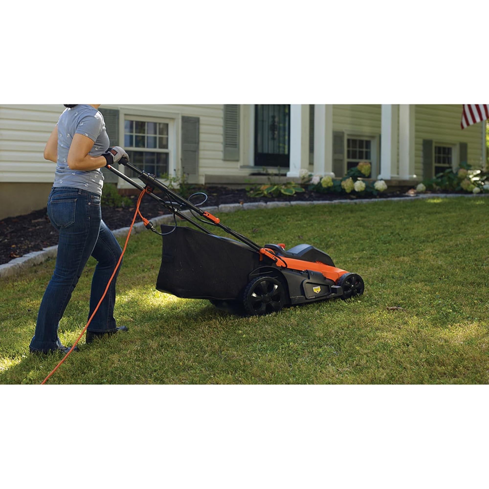 BLACK+DECKER, Attrezzature da giardino - Tosaerba elettrico 2000 W, sbraccio 48 cm. LM2000-QS