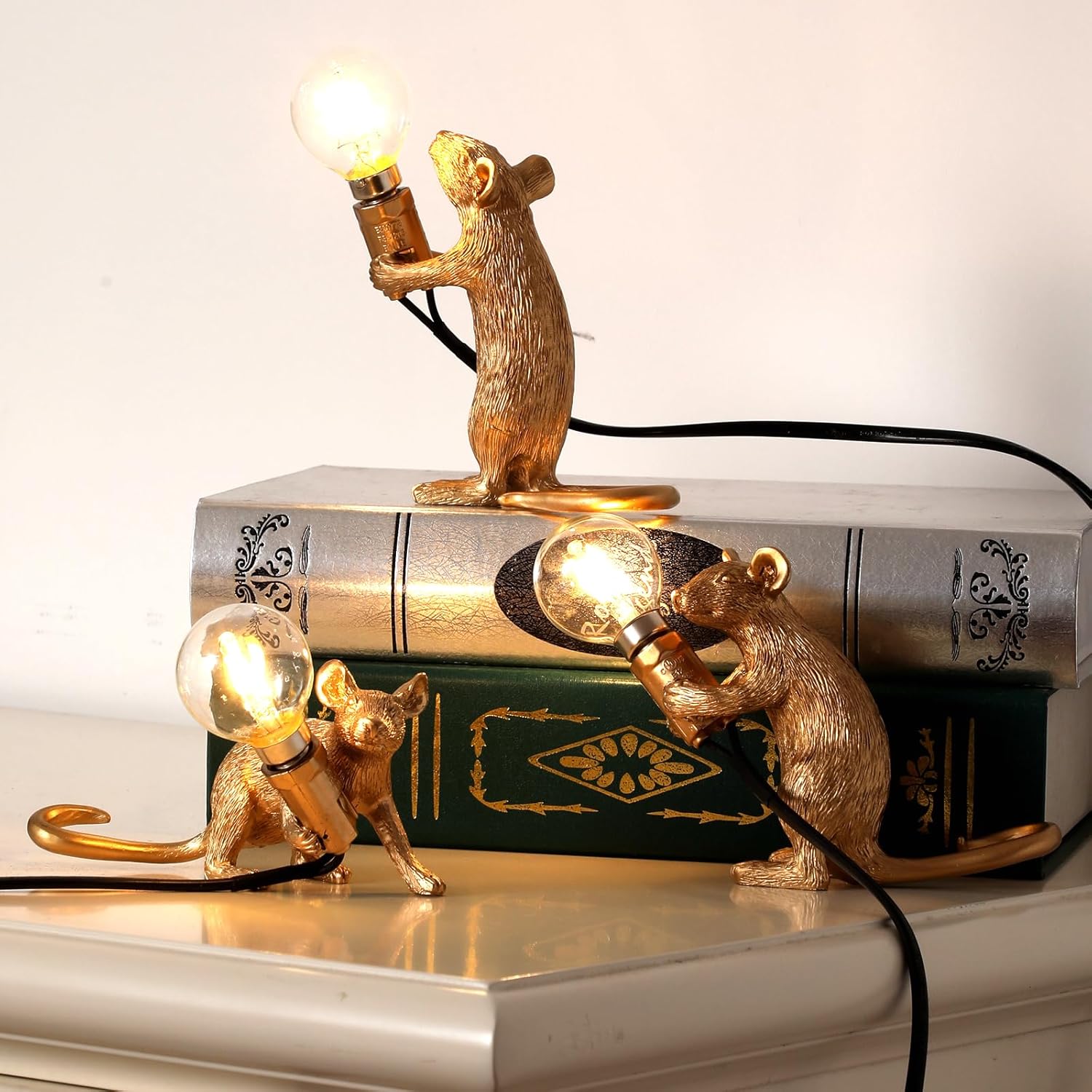 Modern Resin Mouse Lamp Table Lights Creative Desk Lamps Bedside Gift Decoration LED Bedroom,Study Room (Gold-Standing)