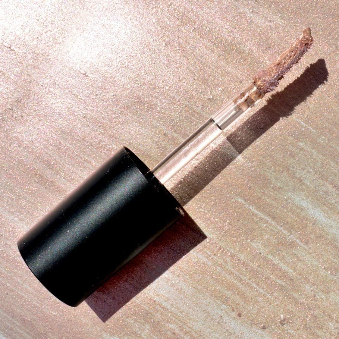 Palladio Flüssiger Lidschatten, cremige schimmernde Formel, die sofort am Augenlid haftet, mit flexiblem Applikatorstab für über 8 Stunden verschmiere- und knitterfreies Tragen, Pink Pearl