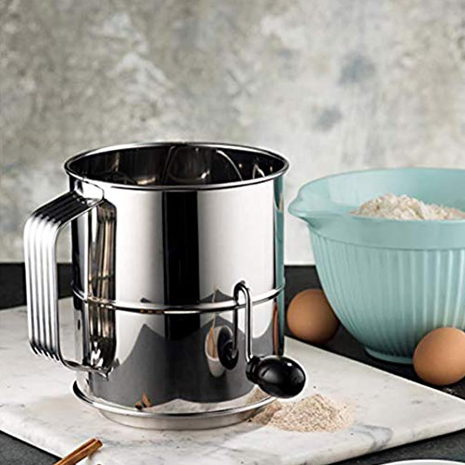 Ergonomic Handheld Flour Filter Stainless Steel Construction Baking Sieve Suitable for Various Dry Ingredient Baking Flour Sifter