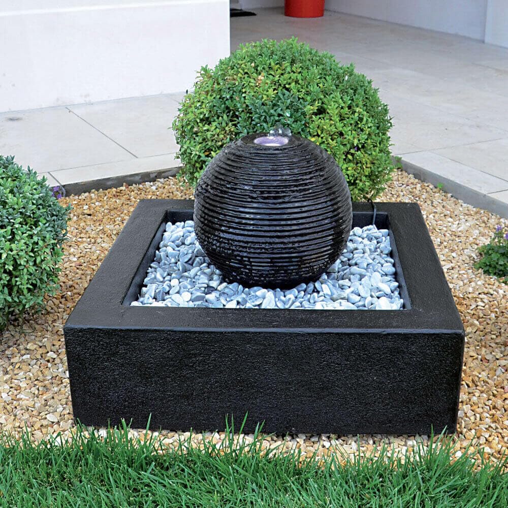 Giordanoshop Sfera Cascata Artificiale da Giardino 65x65x48 cm in Resina con LED e Pompa Nera