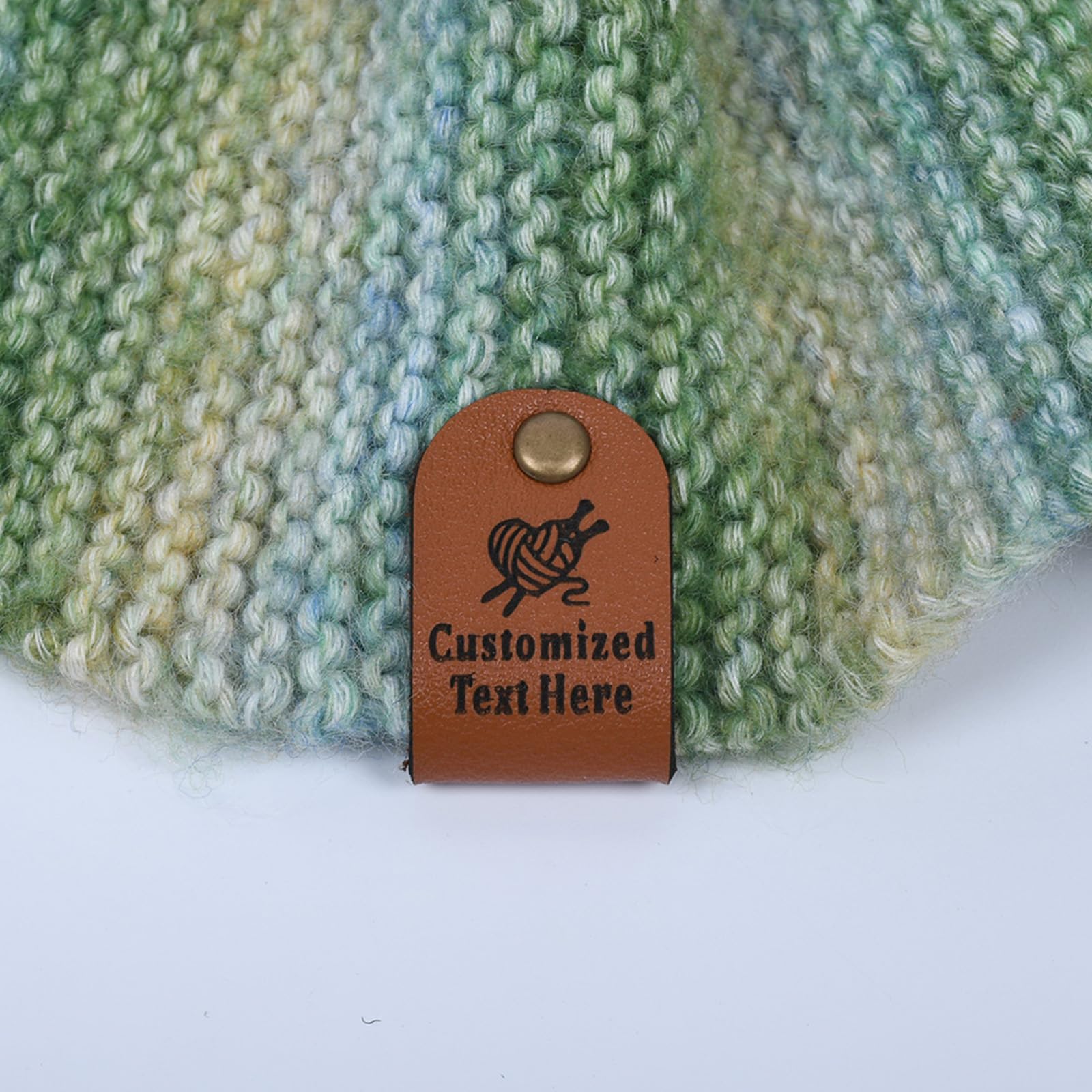 Etiquetas de cuero personalizadas en remaches, etiquetas plegadas sin costuras para ropa, hechas a mano, etiquetas para ganchillo y tejer (50 unidades)
