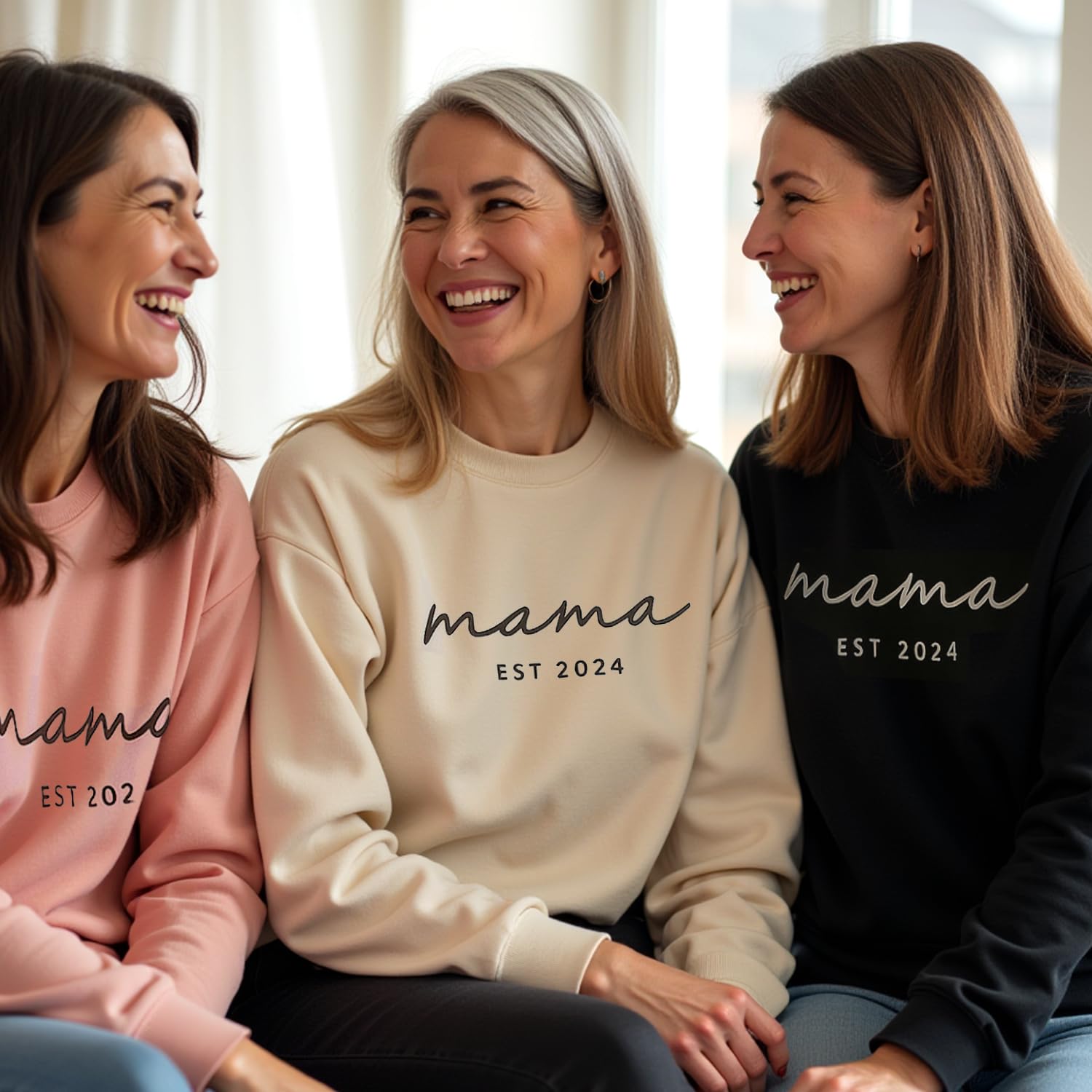 Love Faith - Personalisierter Sweater mit personalisiertem Aufdruck - In 6 Farben - Für Mama, Papa, Oma, Opa oder mit eigenem Text und Jahrgang sowie bis zu 4 Namen auf dem Ärmel