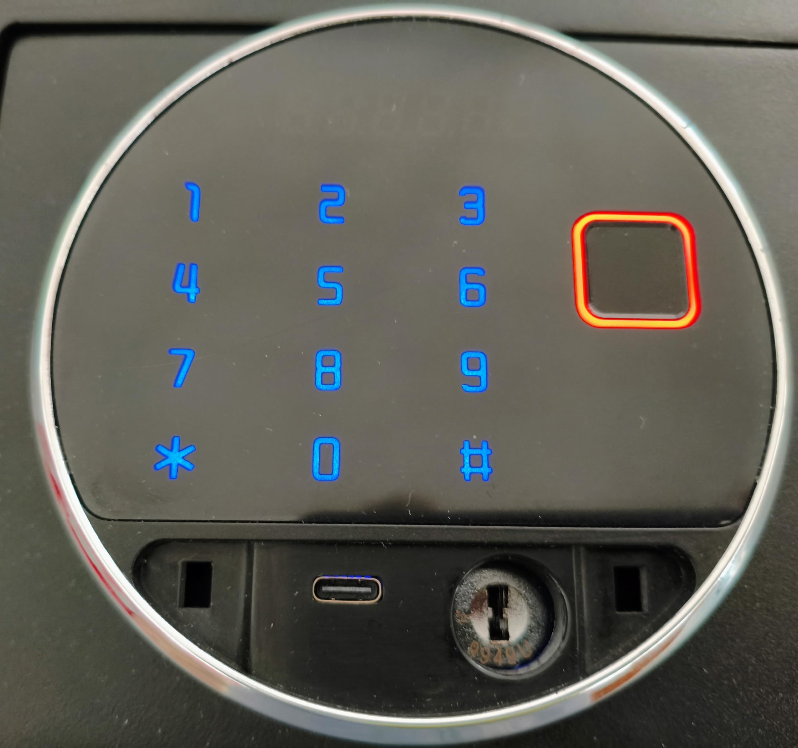 Genie Hand | Coffre-fort à temps motorisé avec compte à rebours - Lecteur d'empreintes digitales - Alimentation d'urgence avec USB avant - Serrure B-Class - Système Anti Bounce