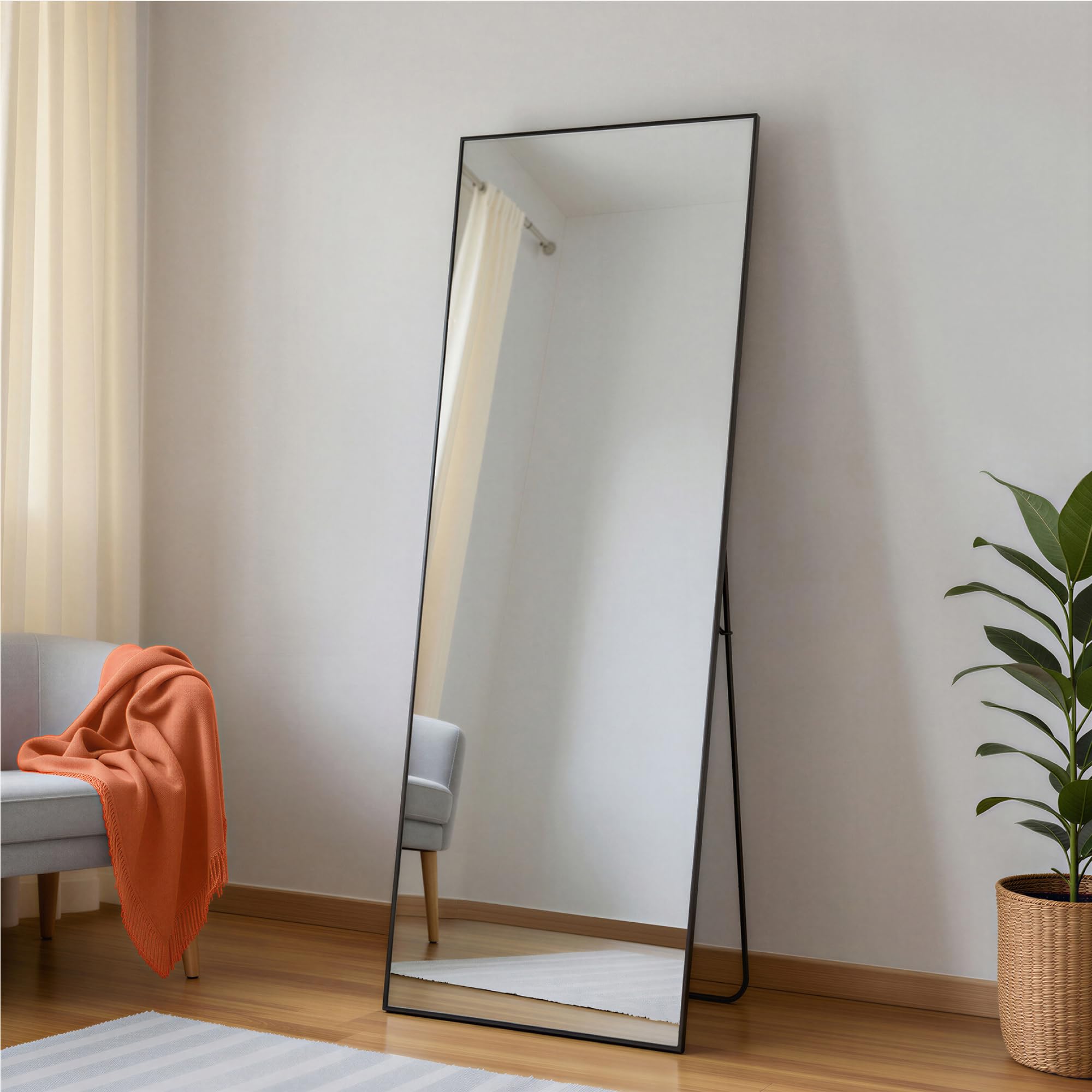 Amazon Basics - Specchio Rettangolare a Figura Intera, Montaggio a Parete/Pavimento, 162,6cm x 53,3cm x 1,4cm, Nero
