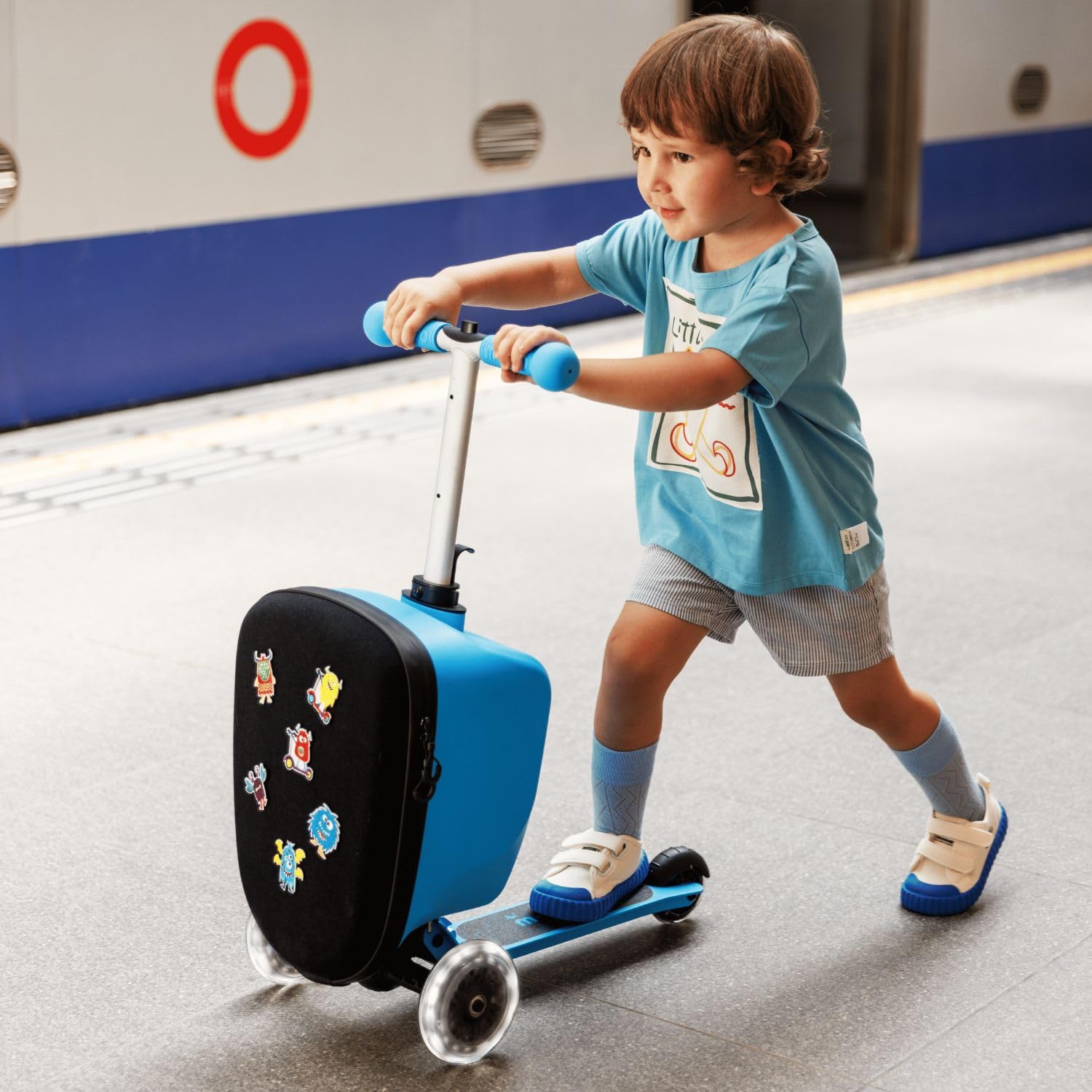 Micro™ Luggage junior Patch & Play wózek dziecięcy z hulajnogą | regulowana wysokość i składana | walizka podróżna | bagaż podręczny dla dzieci | walizka, wózek i hulajnoga w wieku od 3 lat