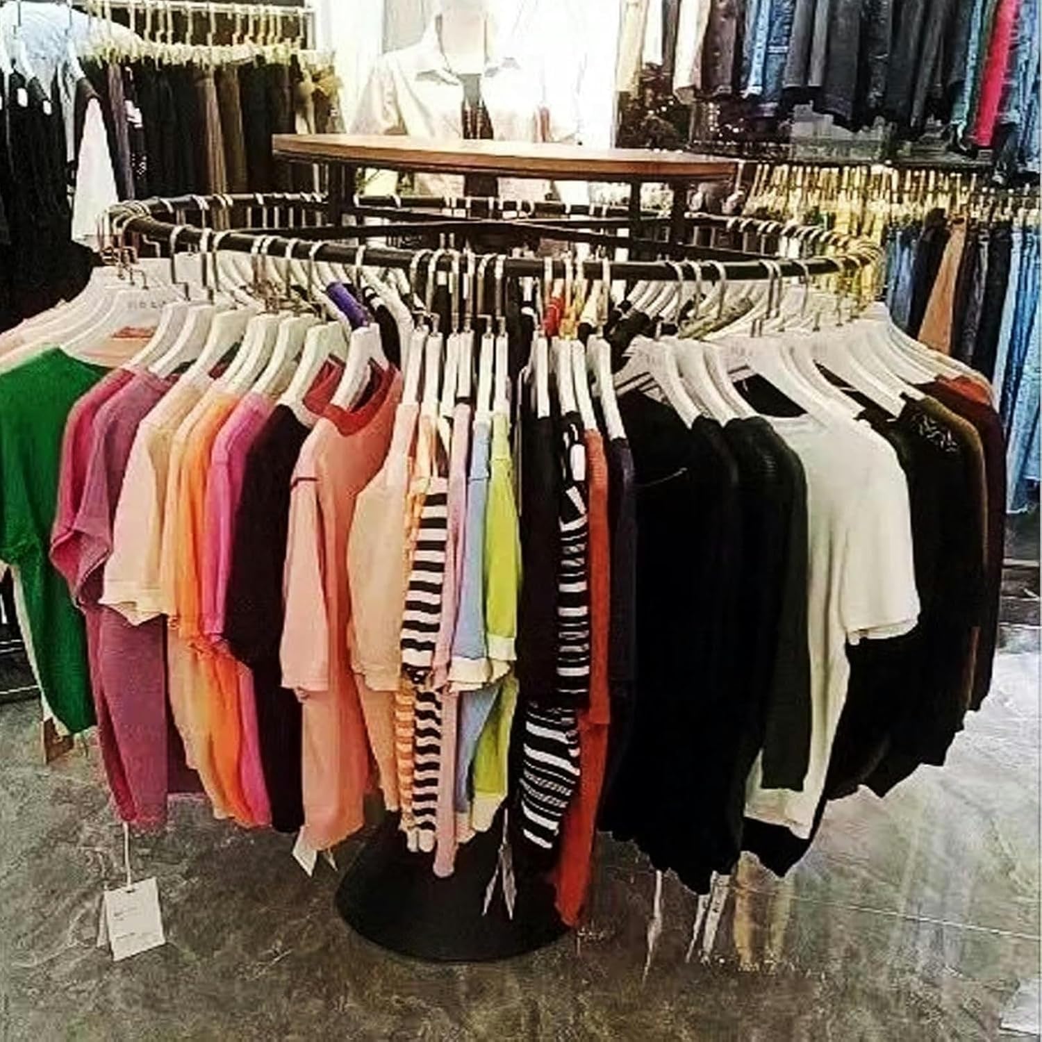 Wytrzymały okrągły obrotowy stojak na ubrania do butików, wolnostojący stojak ekspozycyjny na bieliznę, kostiumy i akcesoria modowe, stylowy i prezentacyjny.
