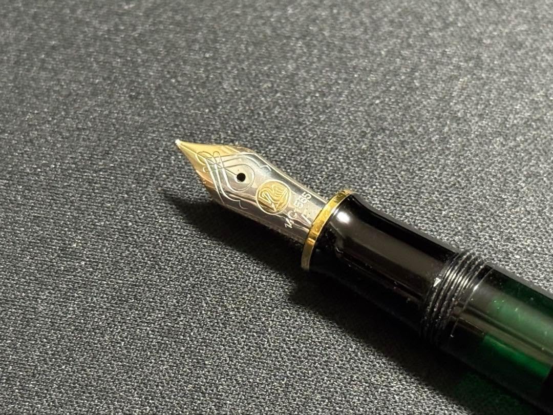 ペリカン万年筆 スベレーン M400 ブラック×ゴールド14金F字 新品)Pelikan ペリカン 万年筆 スーベレーン M400 ブラック