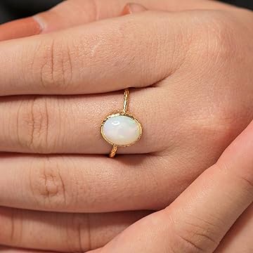 Shweta Creations 18K イエローゴールドテクスチャー オーバル ムーンストーンピアス ブリリアンカット天然ダイヤモンド飾り