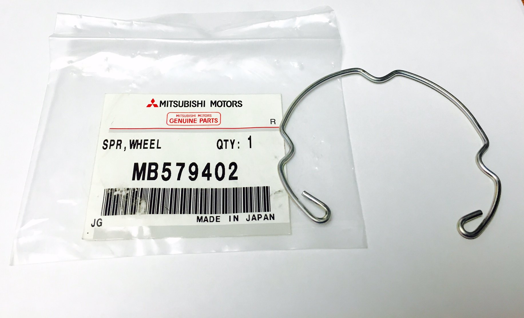 Amazon.com: Genuine Mitsubishi Hub Cap Clips (2X) MB579402 Fits