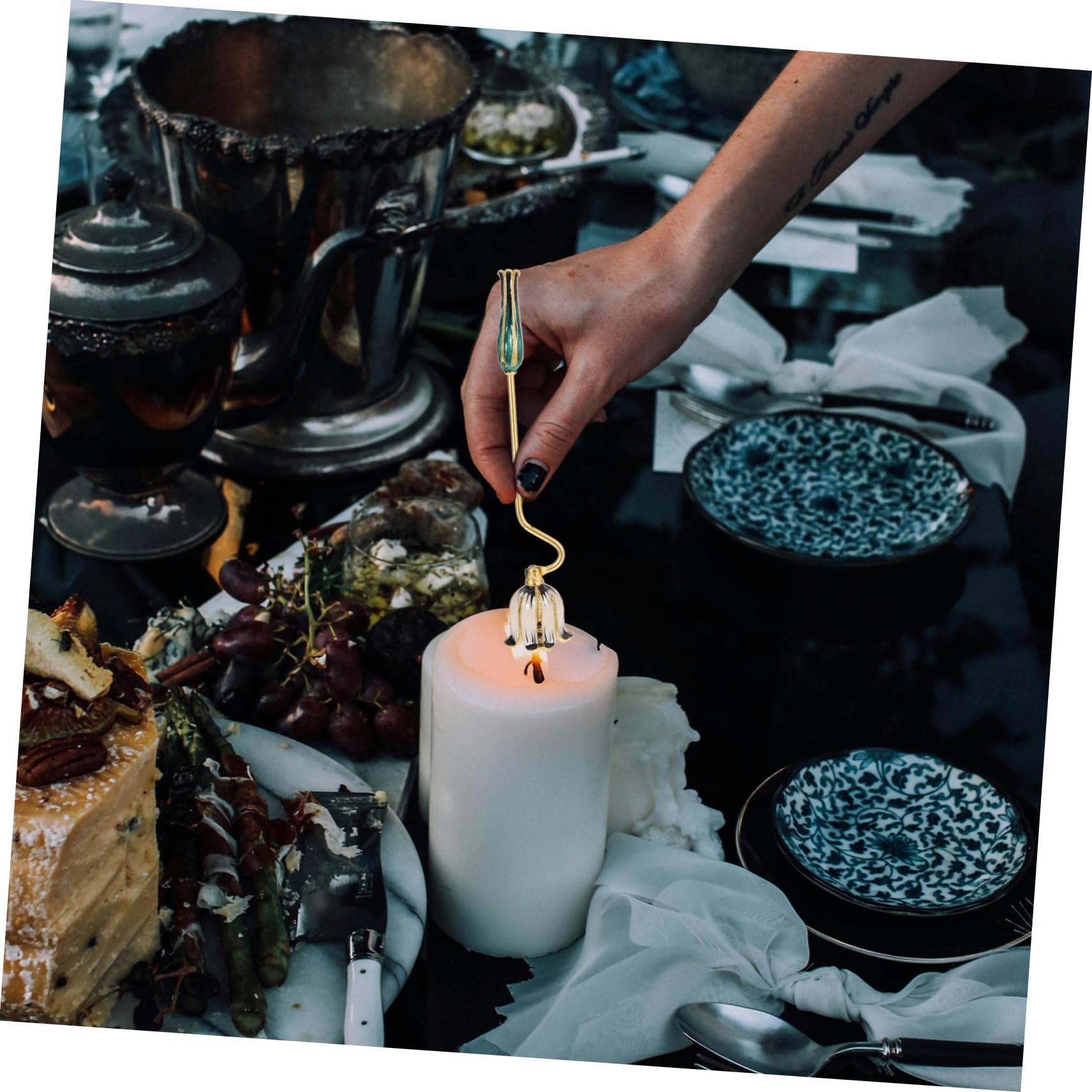 VOSAREA Vintage Metal Candle Extinguisher Tool Elegant Candle Snuffer Decorative Wick Snuffer Put Out Accessory