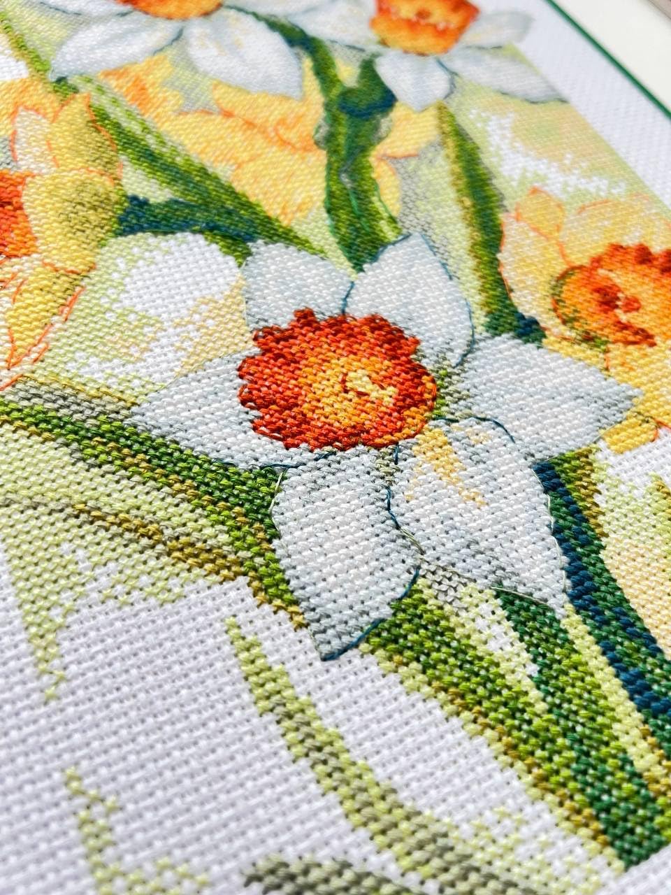 RIOLIS - Spring Glow. Daffodils 2189, Cross Stitch Kits 8¼"x11¾, Cross Stitch Kits for Adults, Counted Cross Stitch Kits, Embroidery Kit for Beginners & Advanced, Floral Crossstitching Kits