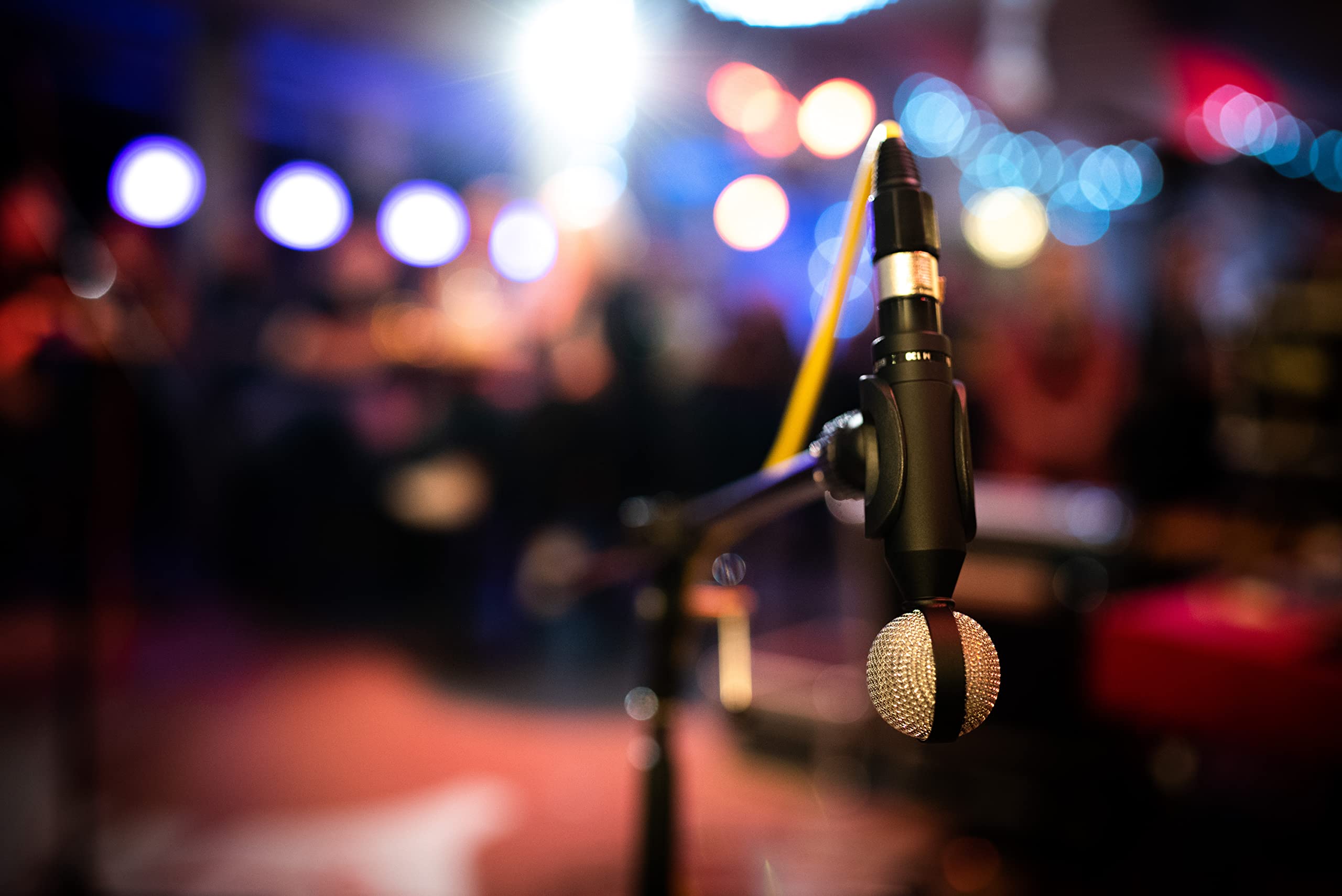 Beyerdynamic Microfono a doppia banda M 130 (8 caratteristiche 