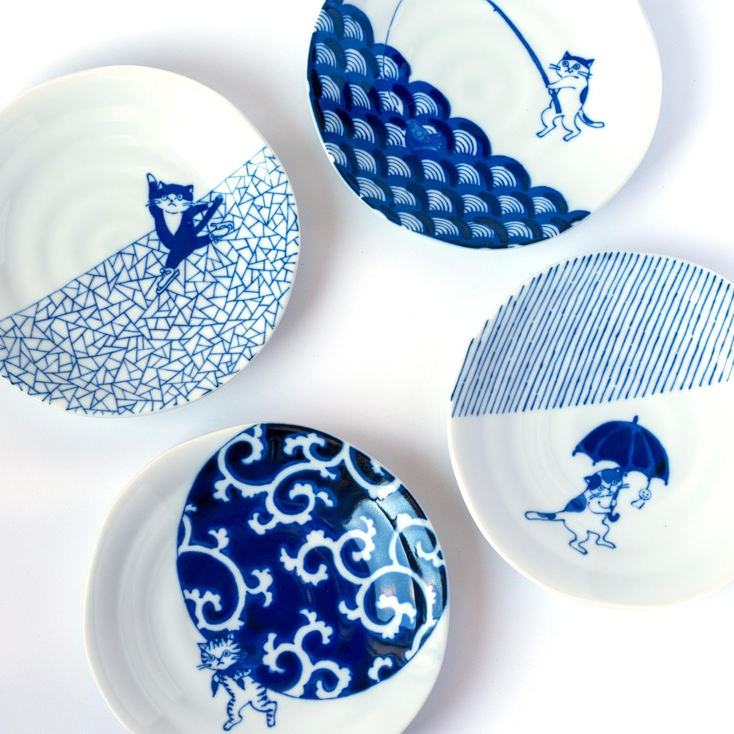 Cat pattern side dish, set of 4, made in Japan, tableware, sashimi plate, home-cooked meal, cat, Mino ware, microwave safe, dishwasher safe (Set of 4 side plates)