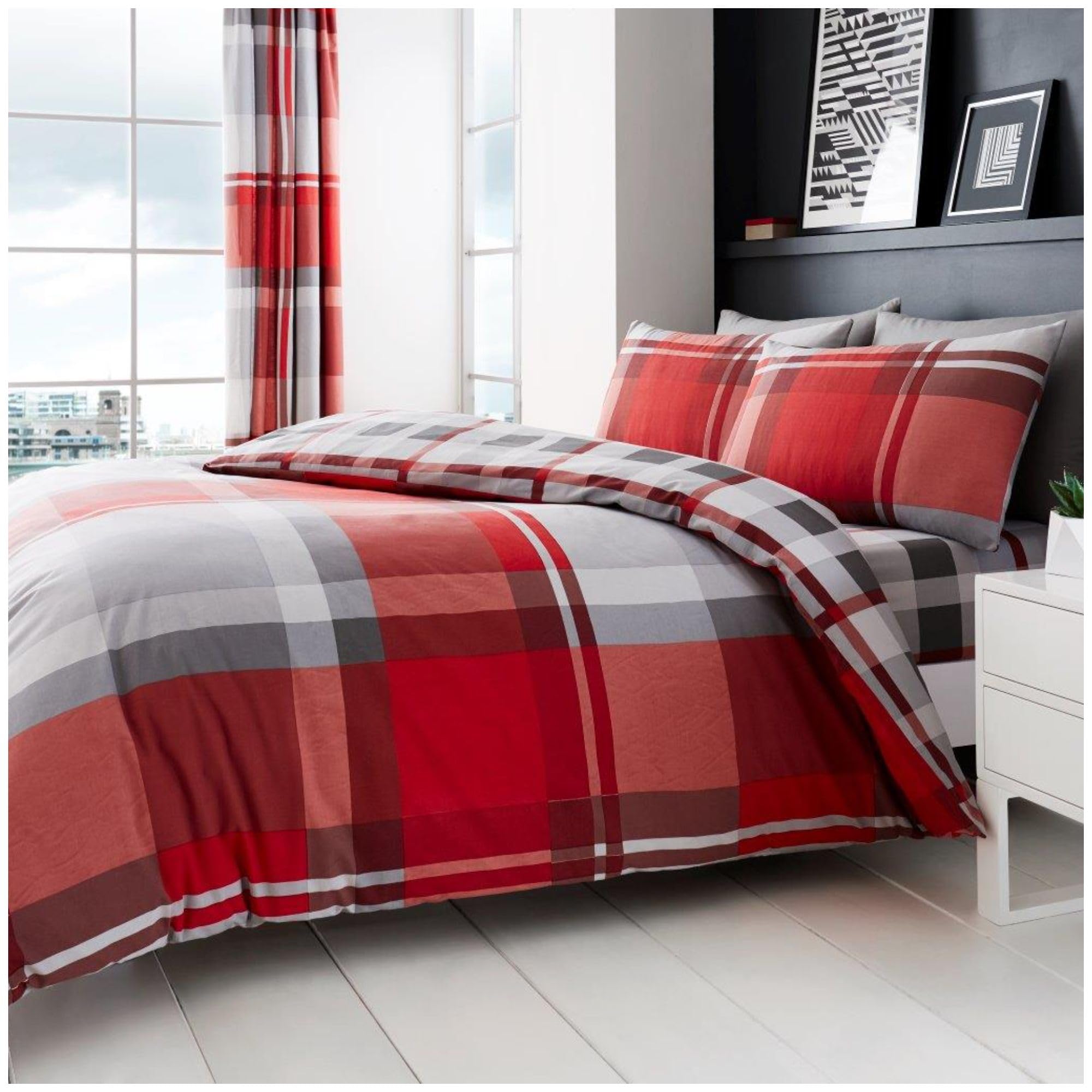 VELVETIO Waverly Check Duvet Set with Matching Pillowcases, Easy Care Reversible Polycotton Checked Bedding Hypoallergenic Checkered Quilt Cover, Double Size, Red