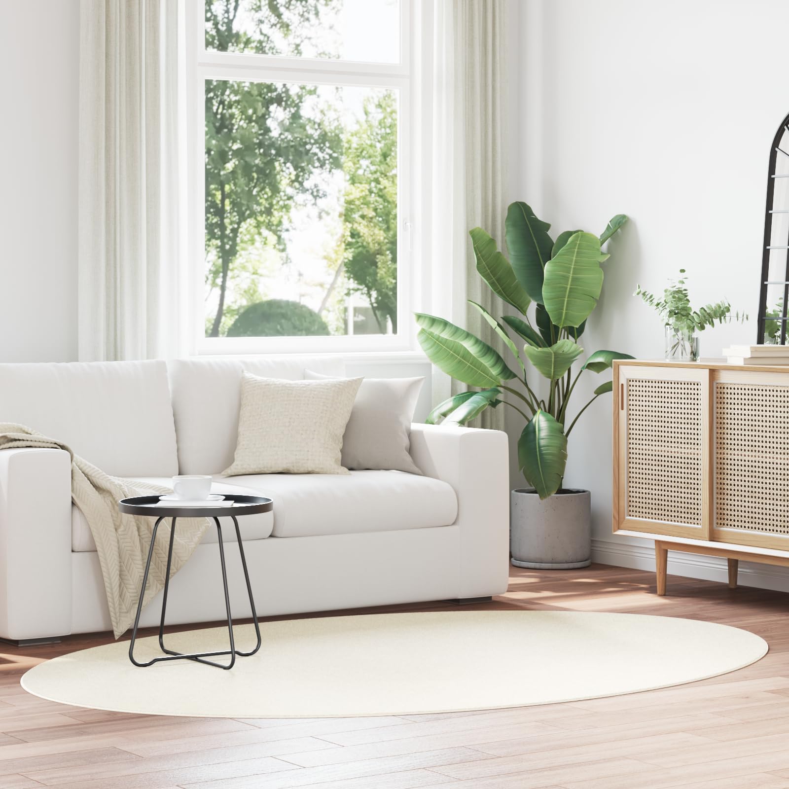 Tapis ovale en laine douce pour réchauffer l'atmosphère du salon familial