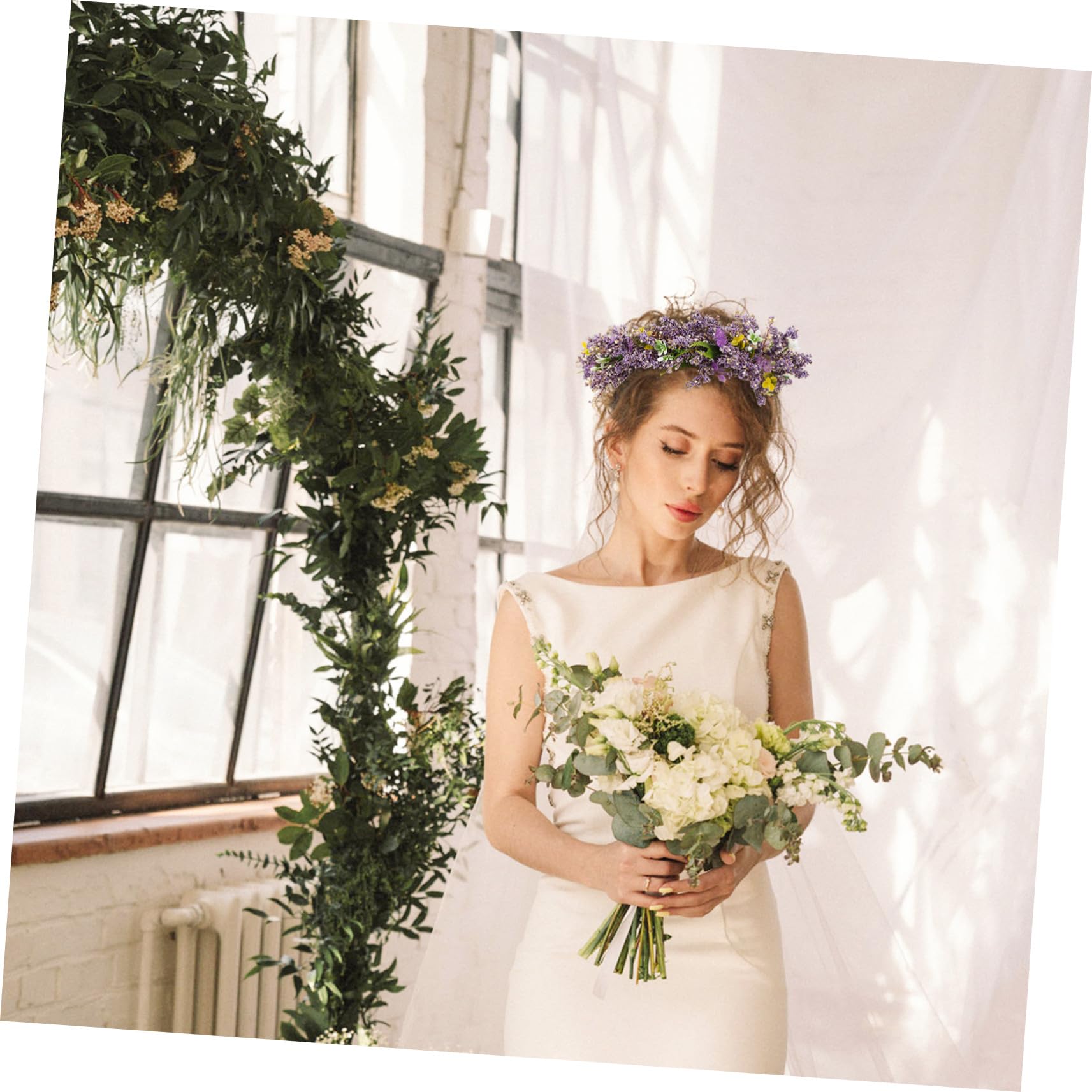 VICASKY 4 Stück Braut Blumenkranz Stirnband Leicht Komfortabel Lebensechte Hochzeitskopfbedeckung Vielseitig für Hochzeit Party Fotoshootings Zarter Haarschmuck für Damen Mädchen