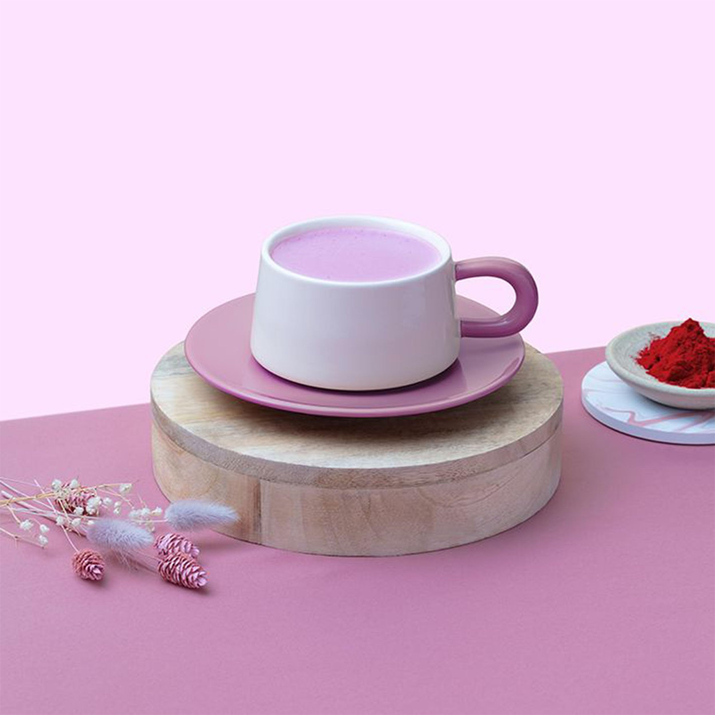 Monbana Pink Latte Poudre 350 g – Poudre de boisson végétalienne avec épices de betterave rouge et chai, instantané Superfood Latte pour préparation chaude et froide, végétale, sans lait
