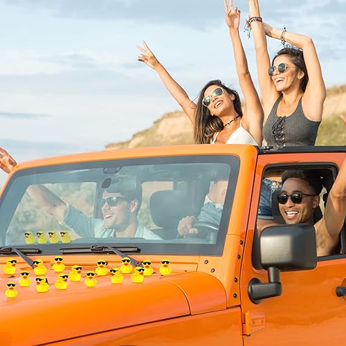 Miniatura 6 de Qunclay 150 piezas de mini pato de resina con lentes de sol a granel, pequeñas figuras de pato amarillo, figuras de pato en miniatura, adornos de