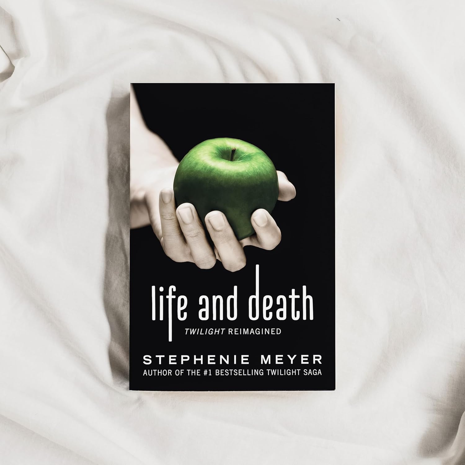 Life and Death: Twilight Reimagined (The Twilight Saga, 1.5) - Image 2