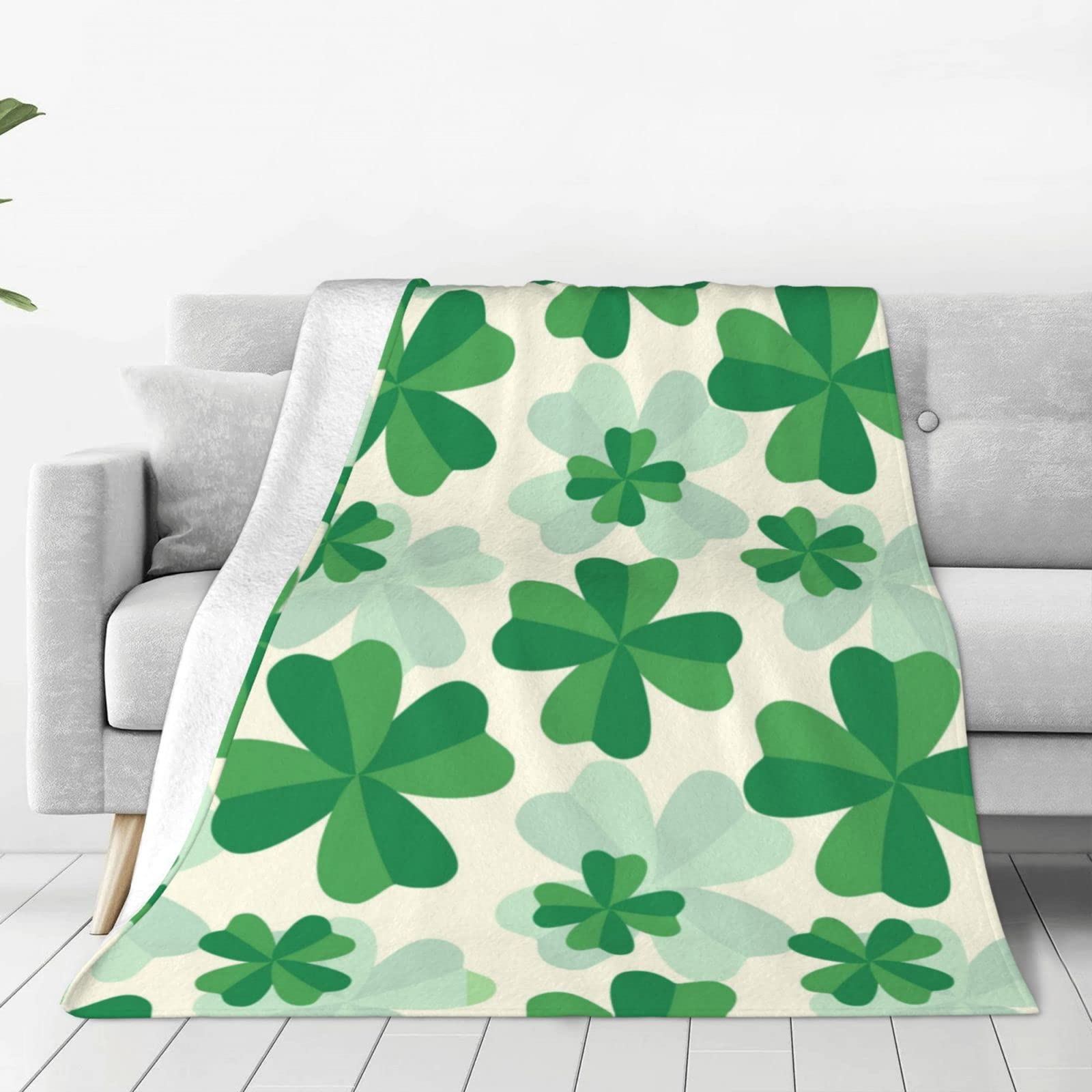 Lsjuee Throw Blanket St. Patrick's Day Green Shamrock Warm Cozy Soft Lightweight Flannel Fleece Blanket for Bedroom Sofa Room Home Decorative Fuzzy Blanket 40"x30"